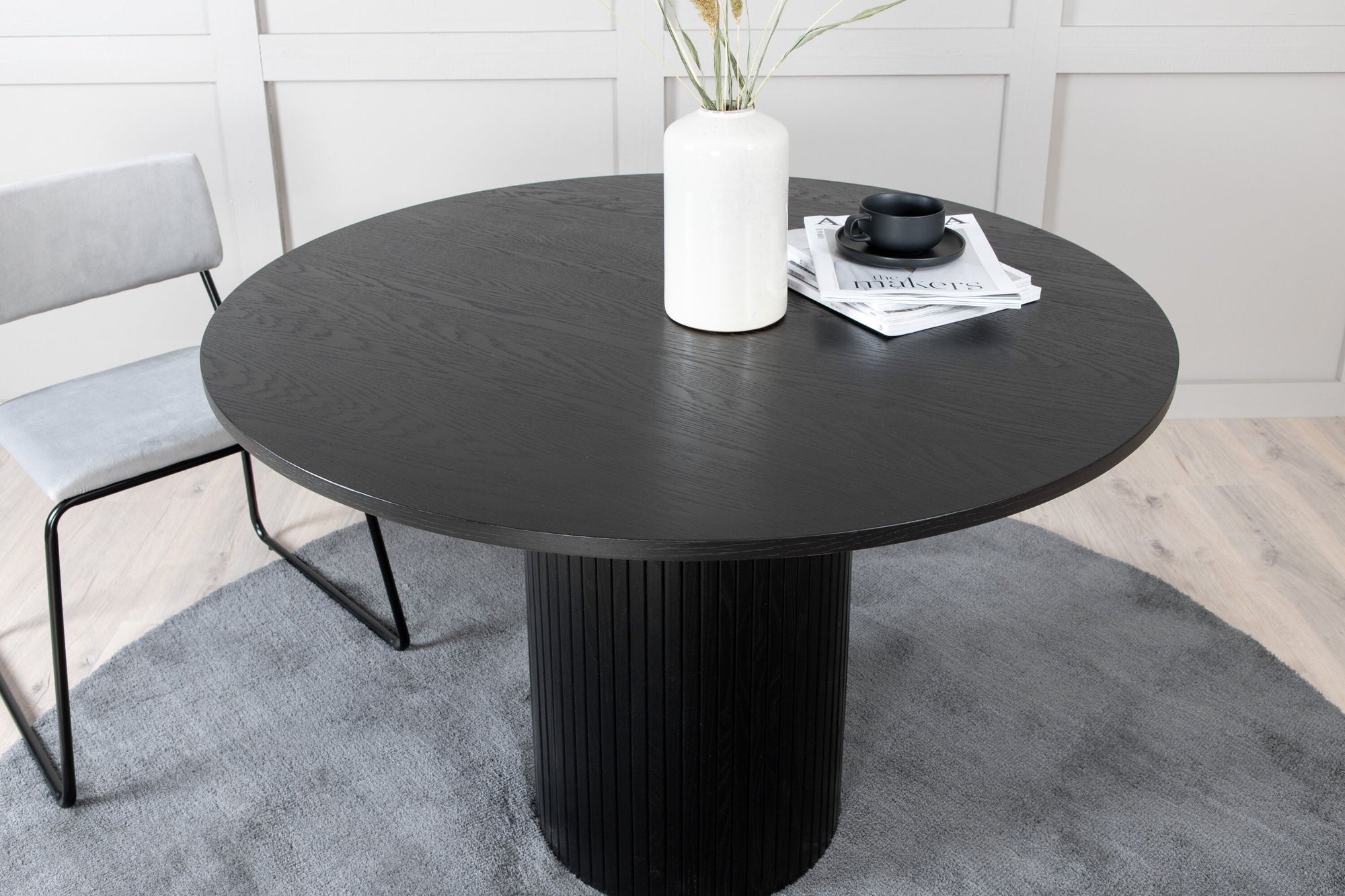 Venture Home Bianca rund spisebord - Black / Black Veneer