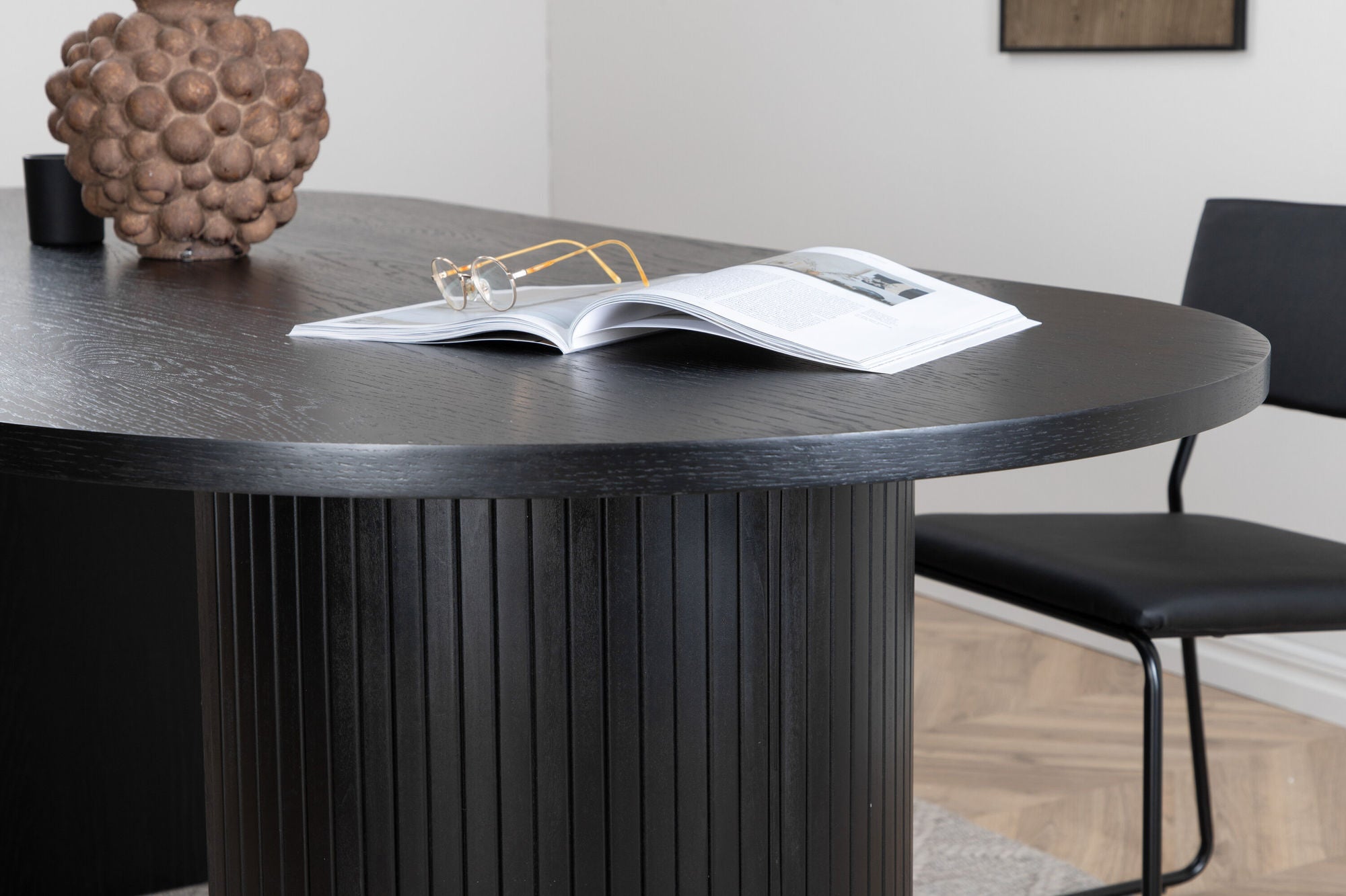 Venture Home Bianca Oval spisebord - Black / Black Veneer