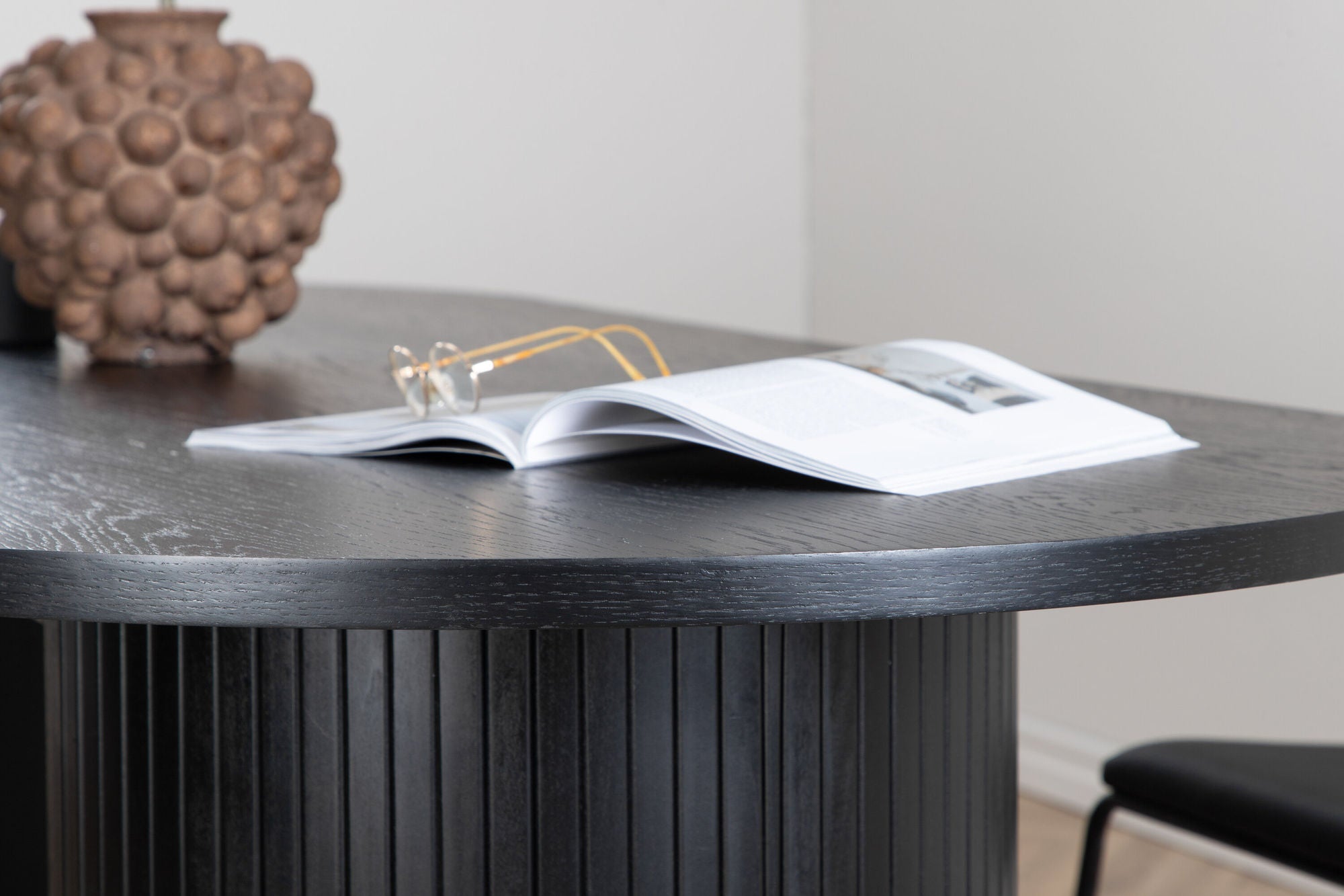 Venture Home Bianca Oval spisebord - Black / Black Veneer