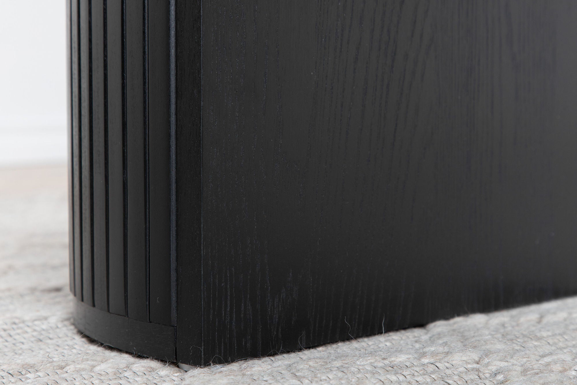 Venture Home Bianca Oval spisebord - Black / Black Veneer