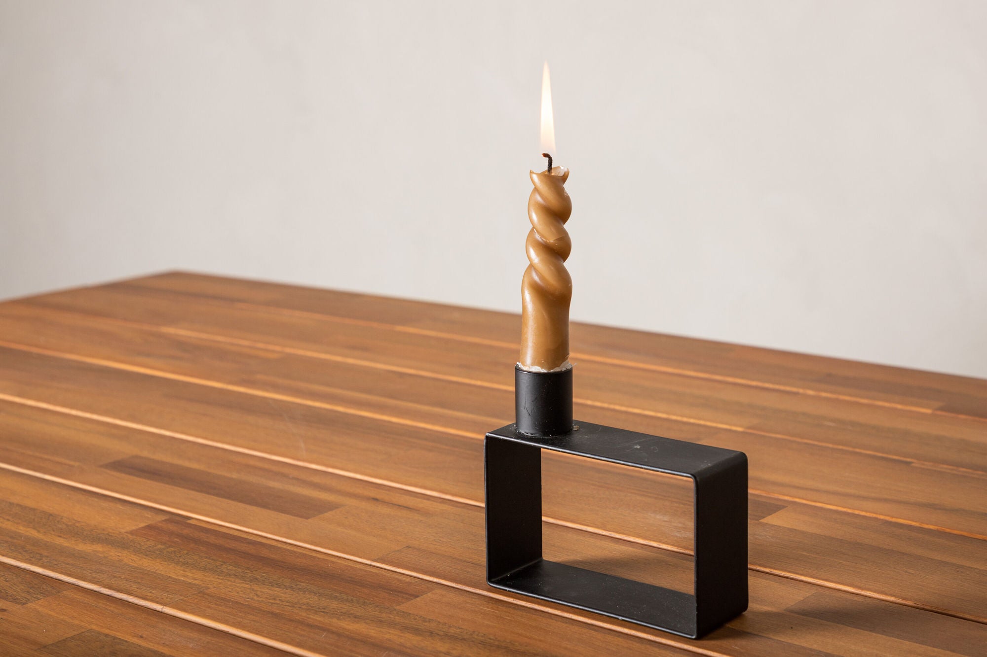 Venture Home Chan spisebord - Black Steel / Acacia (teak look) - 200cm