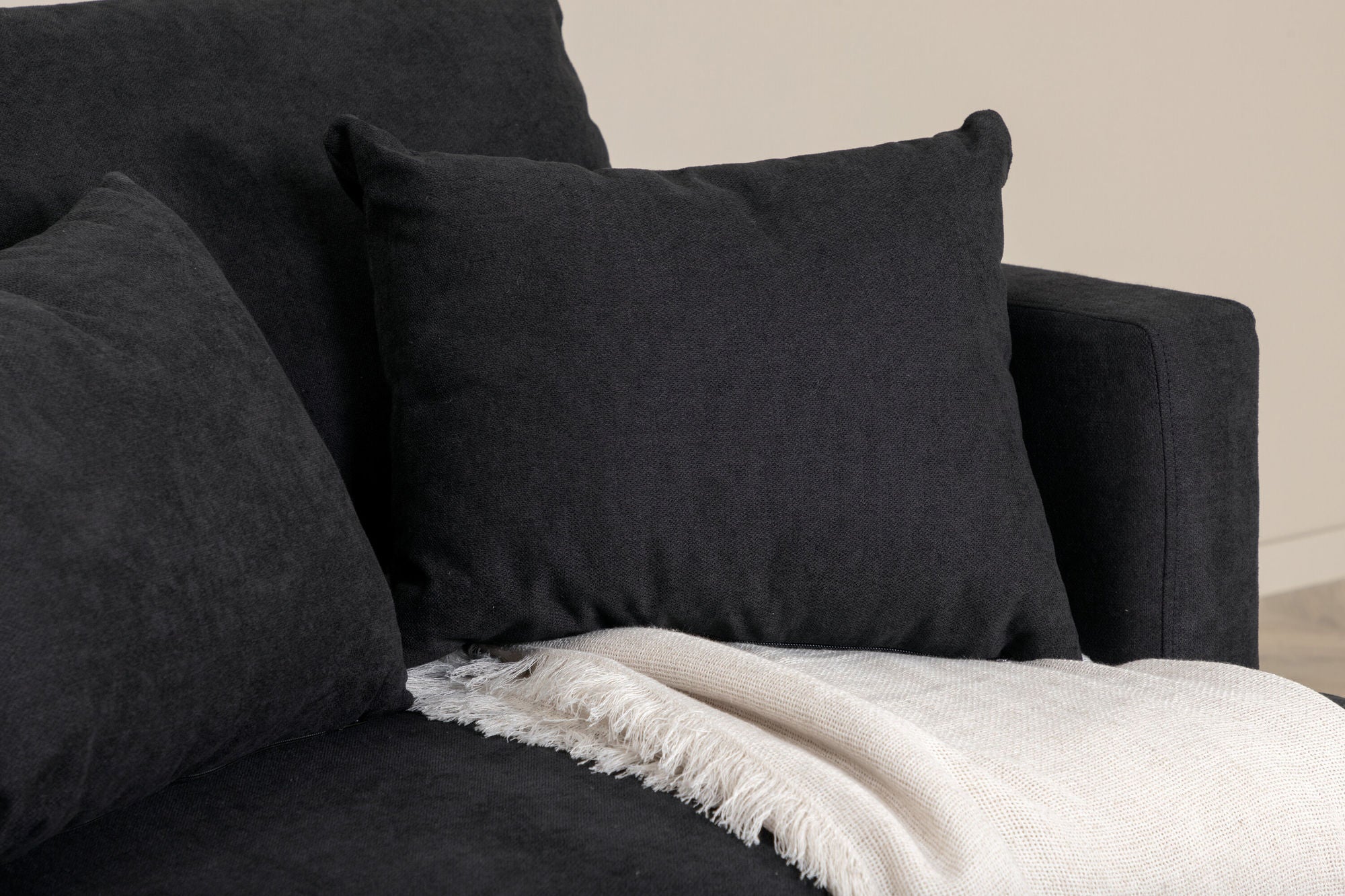 Venture Home Sofia Single Sofa - Black / Black Fabric