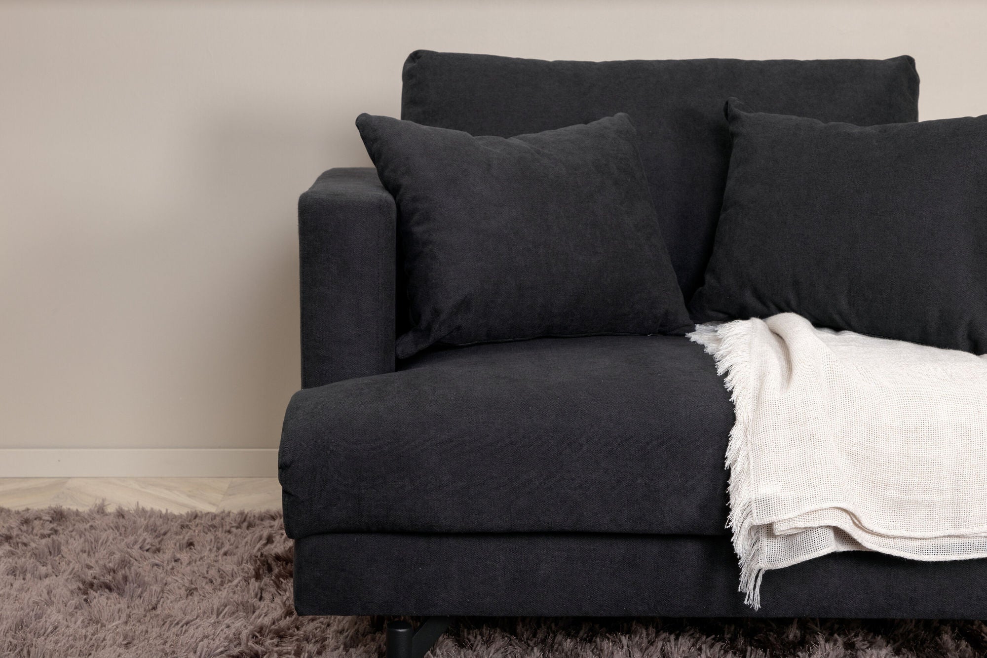Venture Home Sofia Single Sofa - Black / Black Fabric
