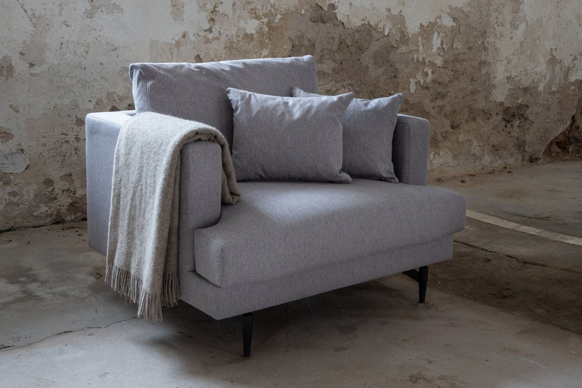 Venture Home Sofia Single Sofa - Black / Grey Fabric