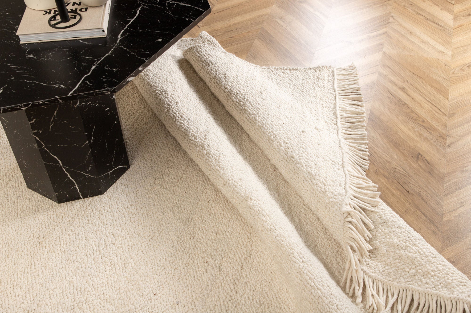 Venture Home Betina Wool Carpet - 300*400- White