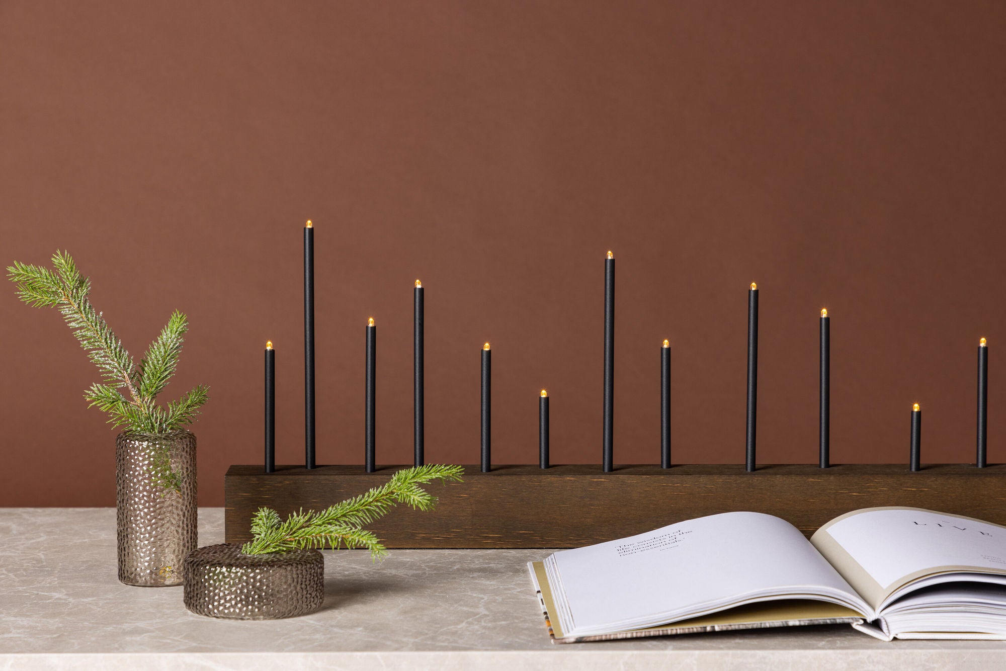Venture Home Kungsberget 77cm bord lampe - Walnut / Black Metal