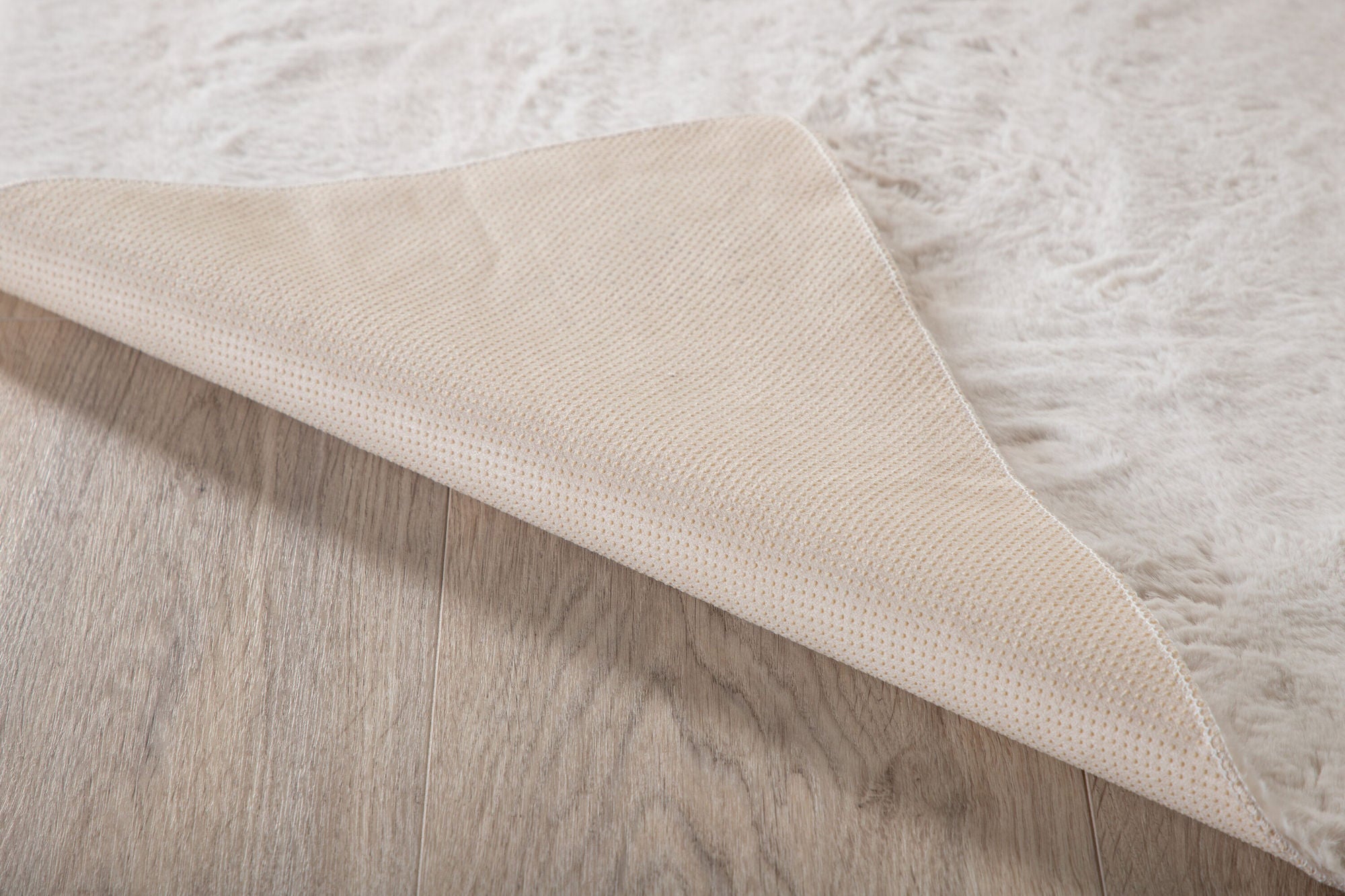 Venture Home Nina Polyester Carpet - 200*300- White