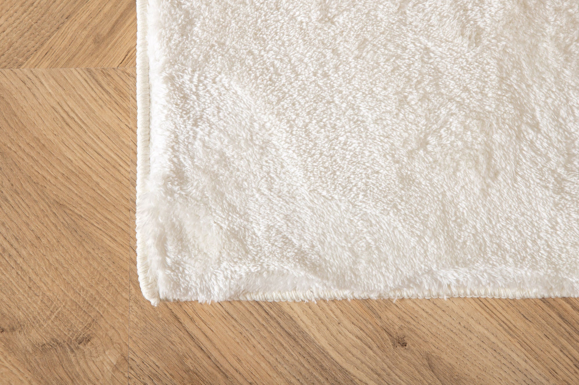 Venture Home Blanca Polyester Carpet - 160*230- White