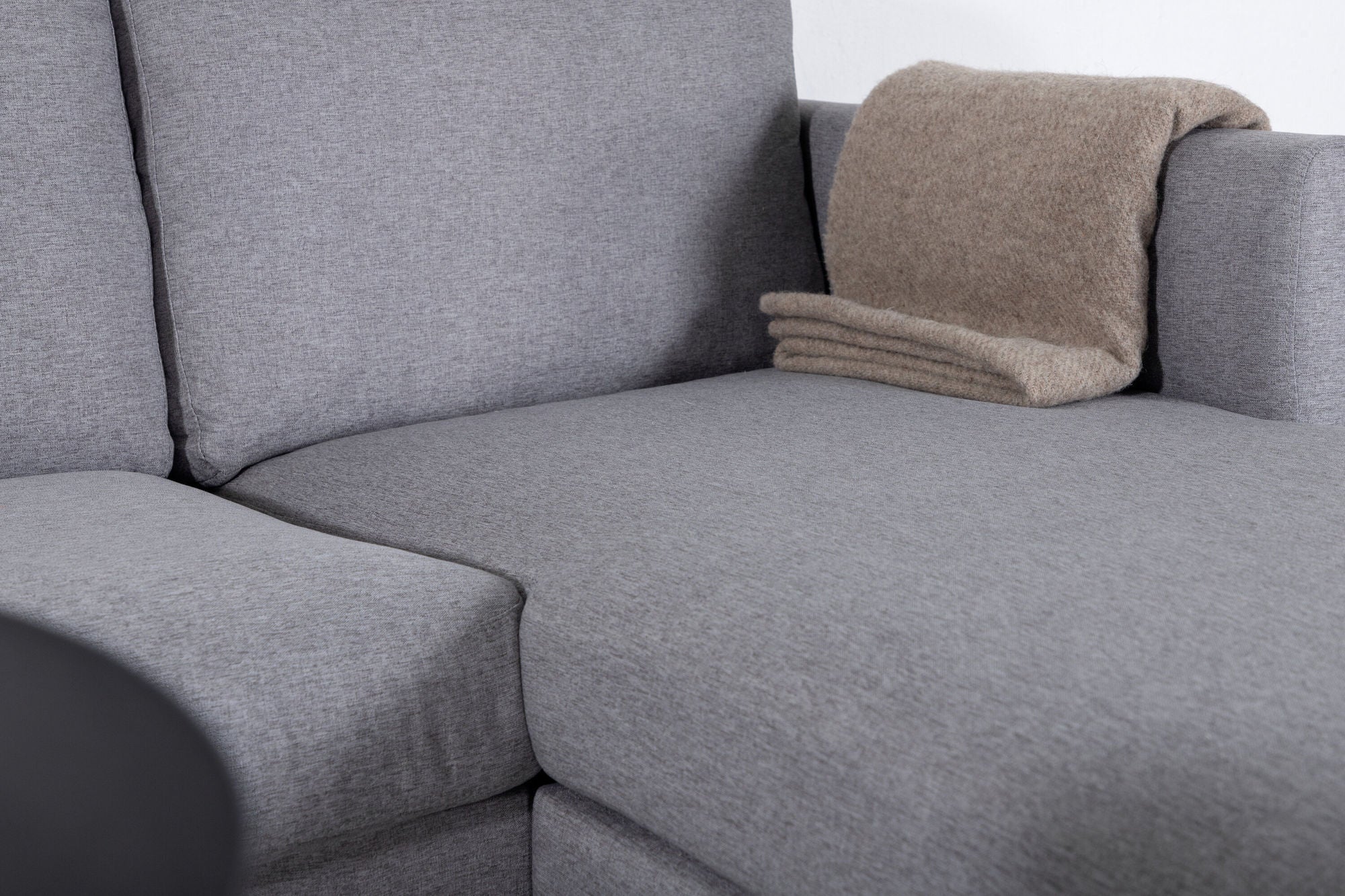 Venture Home Zoom U-Sofa - Black / Steel Grey Fabric