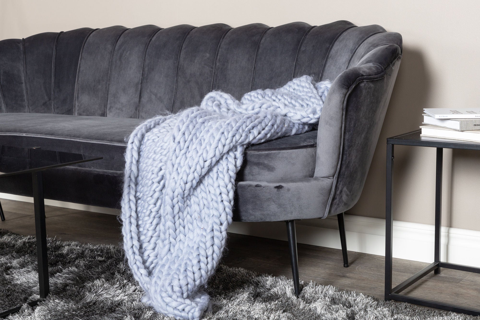 Venture Home Calais Sofa 3-seater - Dark Grey Velvet - Black legs