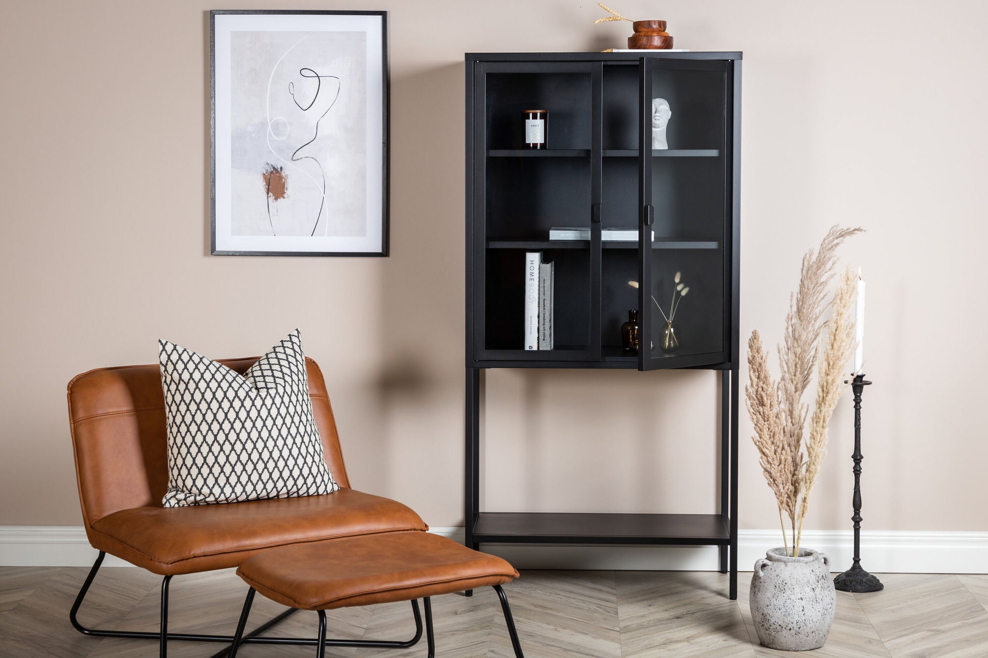 Venture Home Misha - High Wide Skænk w shelf - Black - Ersätts av 25359-208