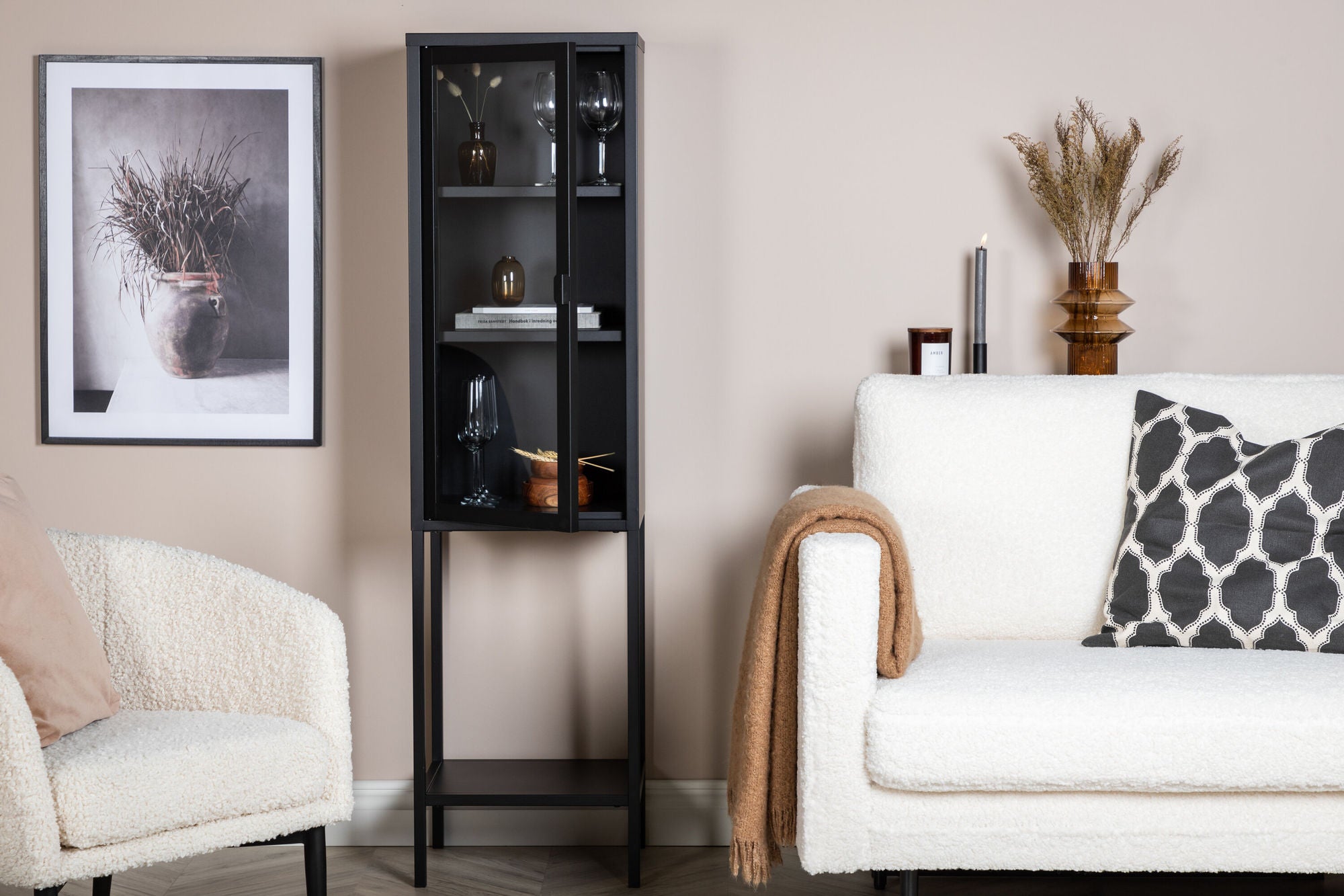 Venture Home Misha - High Thin Skænk w shelf - Black - Ersätts av 25358-208