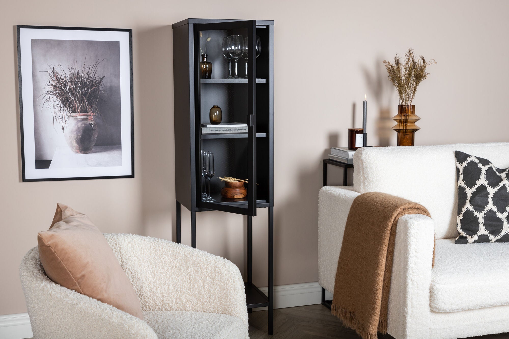 Venture Home Misha - High Thin Skænk w shelf - Black - Ersätts av 25358-208
