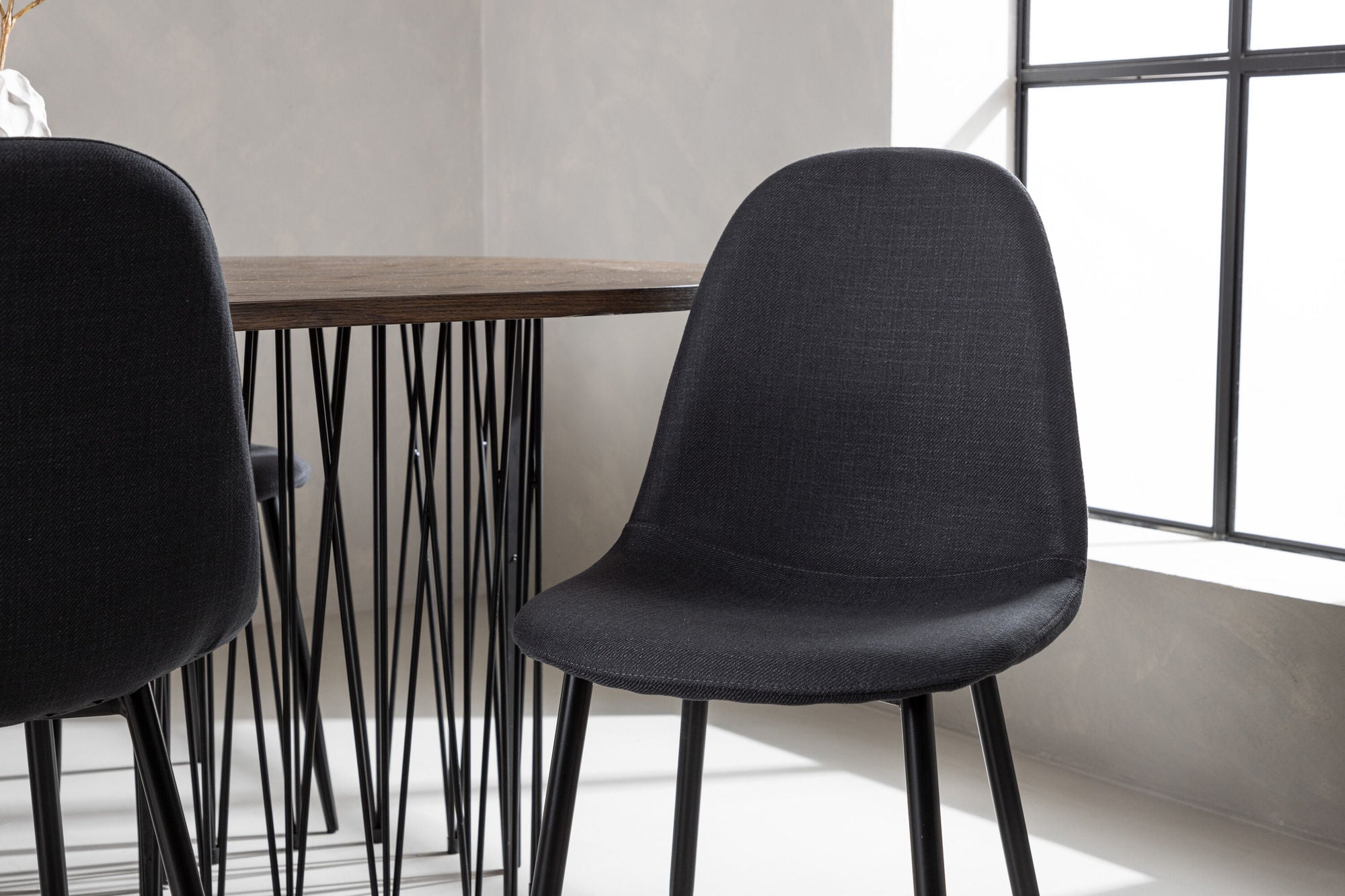 Venture Home Stone oval spisebord - Black / Mocca Veneer +Polar Spisebordsstol - Black Legs - Black Fabric _6