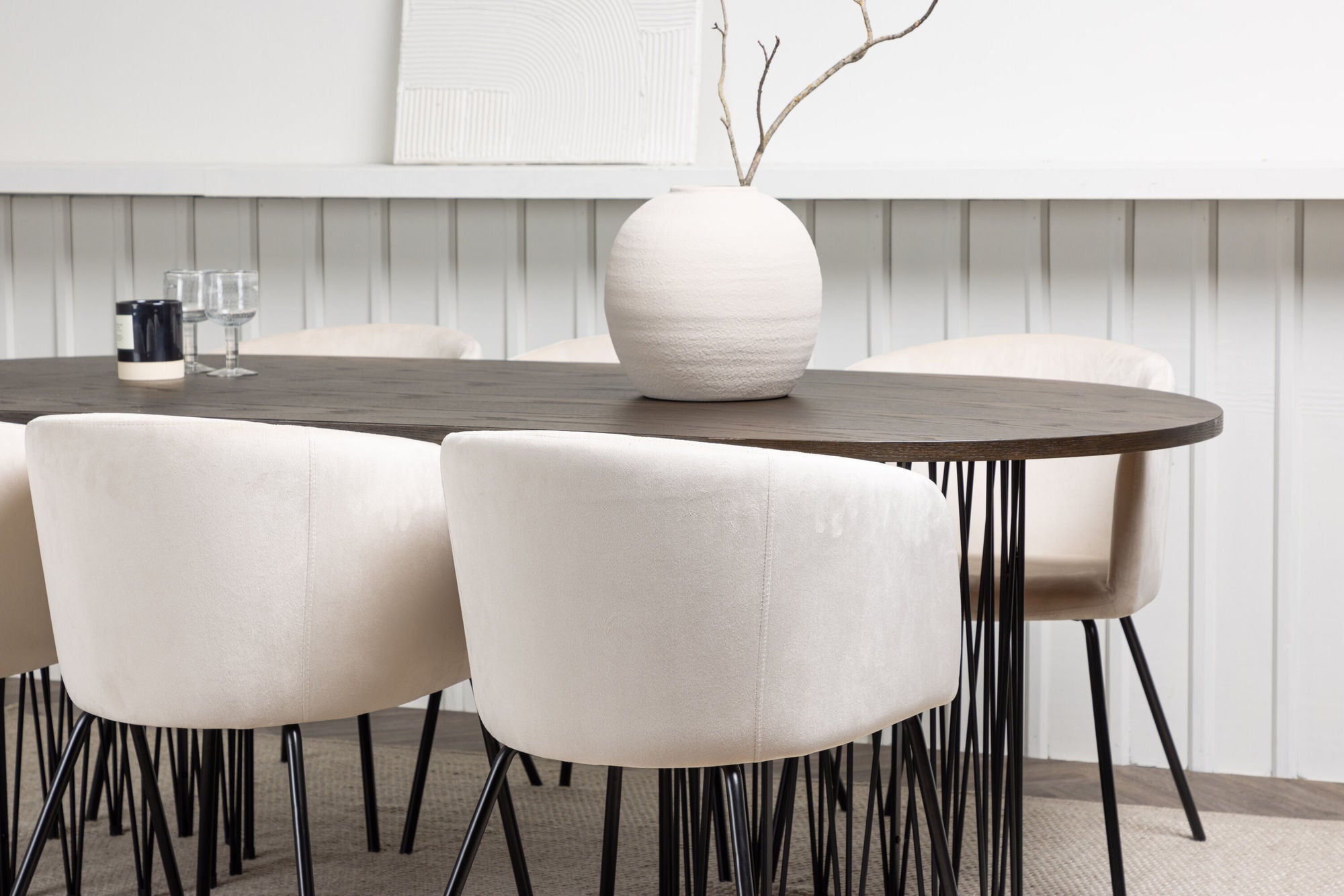 Venture Home Stone oval spisebord - Black / Mocca Veneer +Berit stol - Black / Beige Velvet _6
