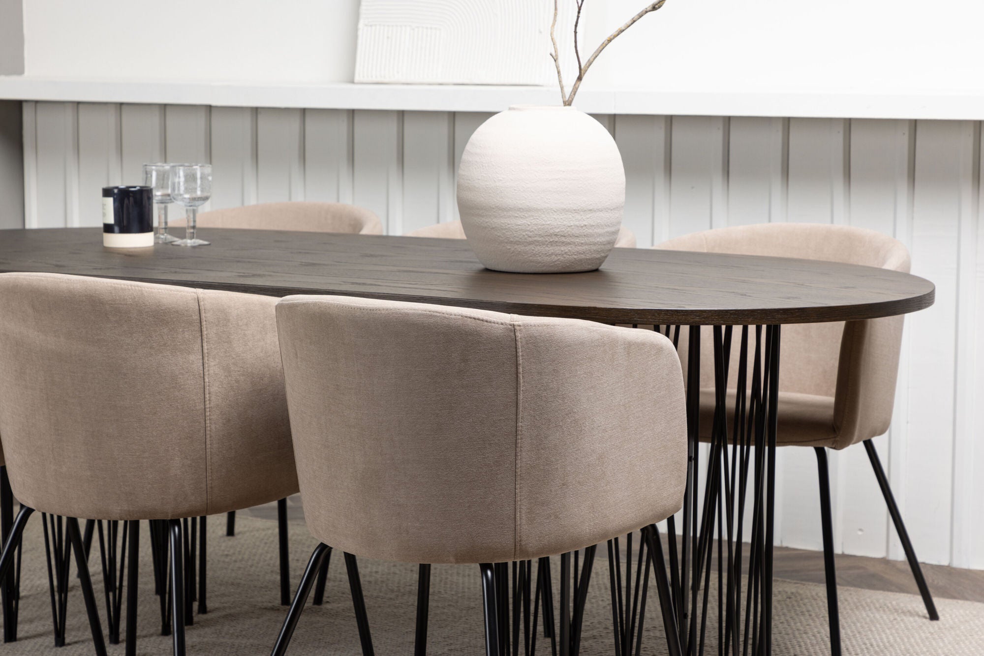 Venture Home Stone oval spisebord - Black / Mocca Veneer +Berit stol - Black / Beige Fabric (Polyester linen ) _6