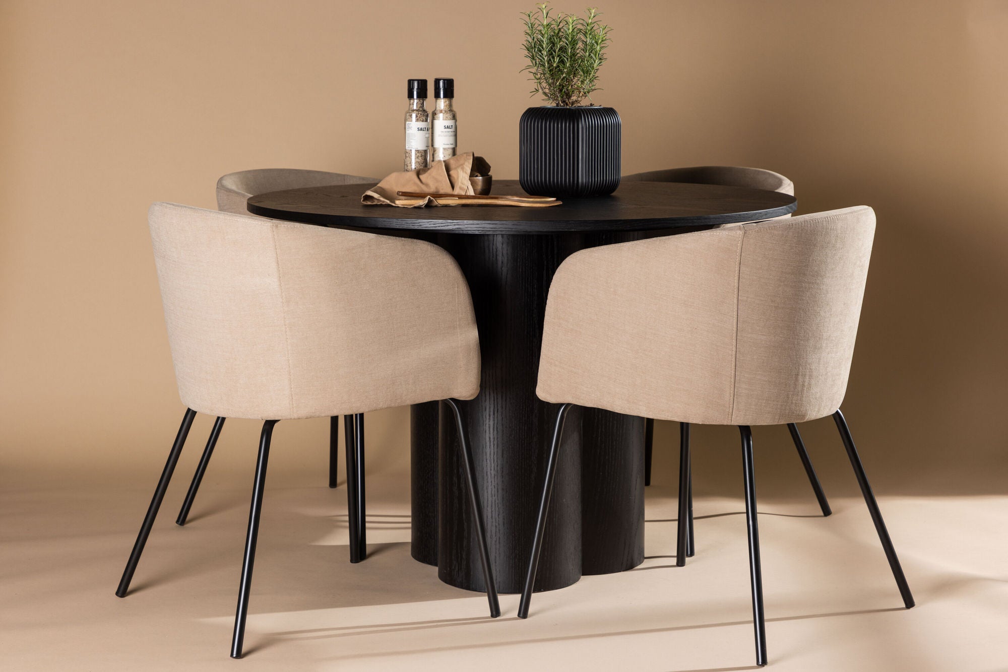 Venture Home OliviaDiningbord-Black/BlackVeneer+Beritstol-Black/BeigeFabric(Polyesterlinen)_4