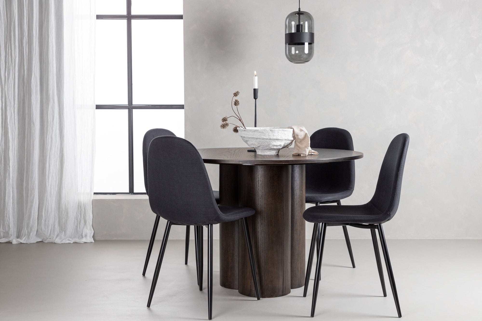 Venture Home OliviaDiningbord-Mocca/MoccaVeneer+PolarDiningstol-BlackLegs-BlackFabric_4