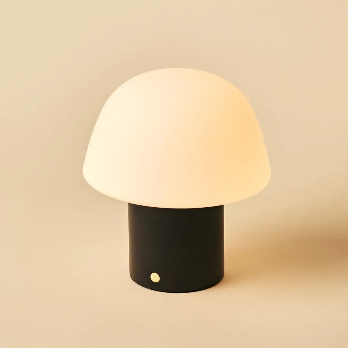 Yannick Black genopladelig bordlampe
