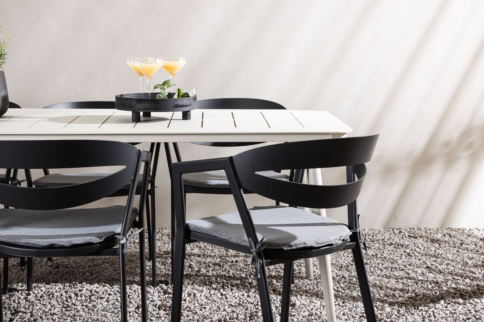Venture Home Lina spisebord - Beige - 200*90 _1+ Slit - Spisebordsstol inc Cushion- Black /Grey - Aluminium - _6