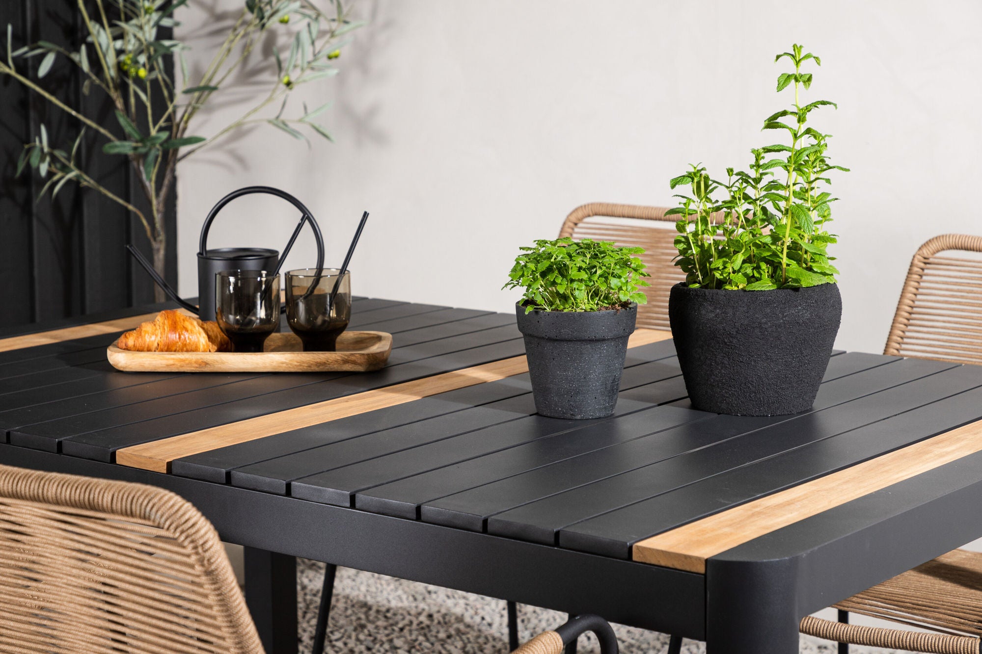 Venture Home Togo - spisebord- Black / Teak - Allu / Teak - 150*100 _1+ Lindos - Armchair - Black Alu / Latte Rope _4