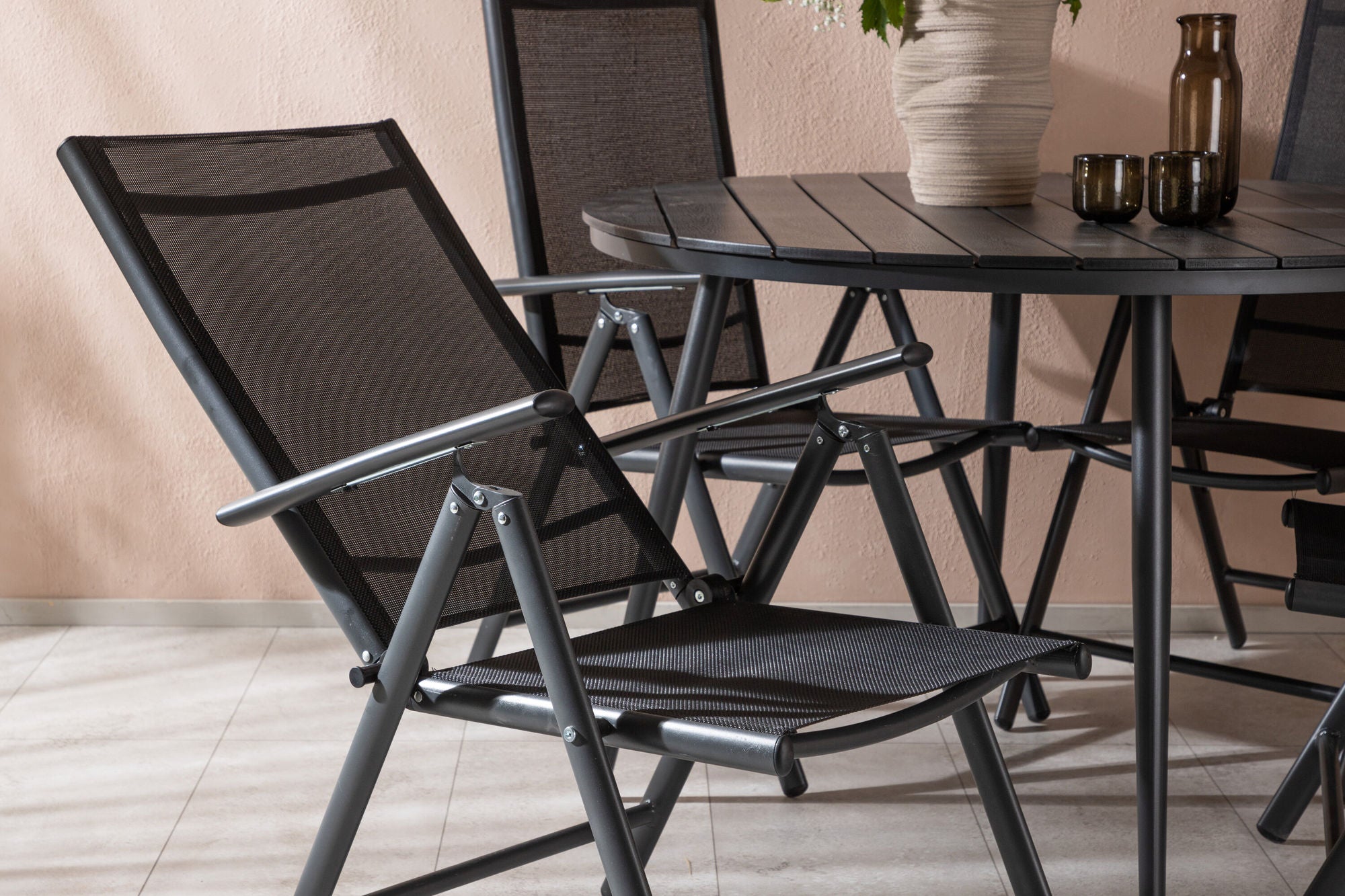 Venture Home Break - spisebord rund- Black / Black - Alu / Aintwood - 120ø _1+ Break 5:pos stol - Black/Black _4