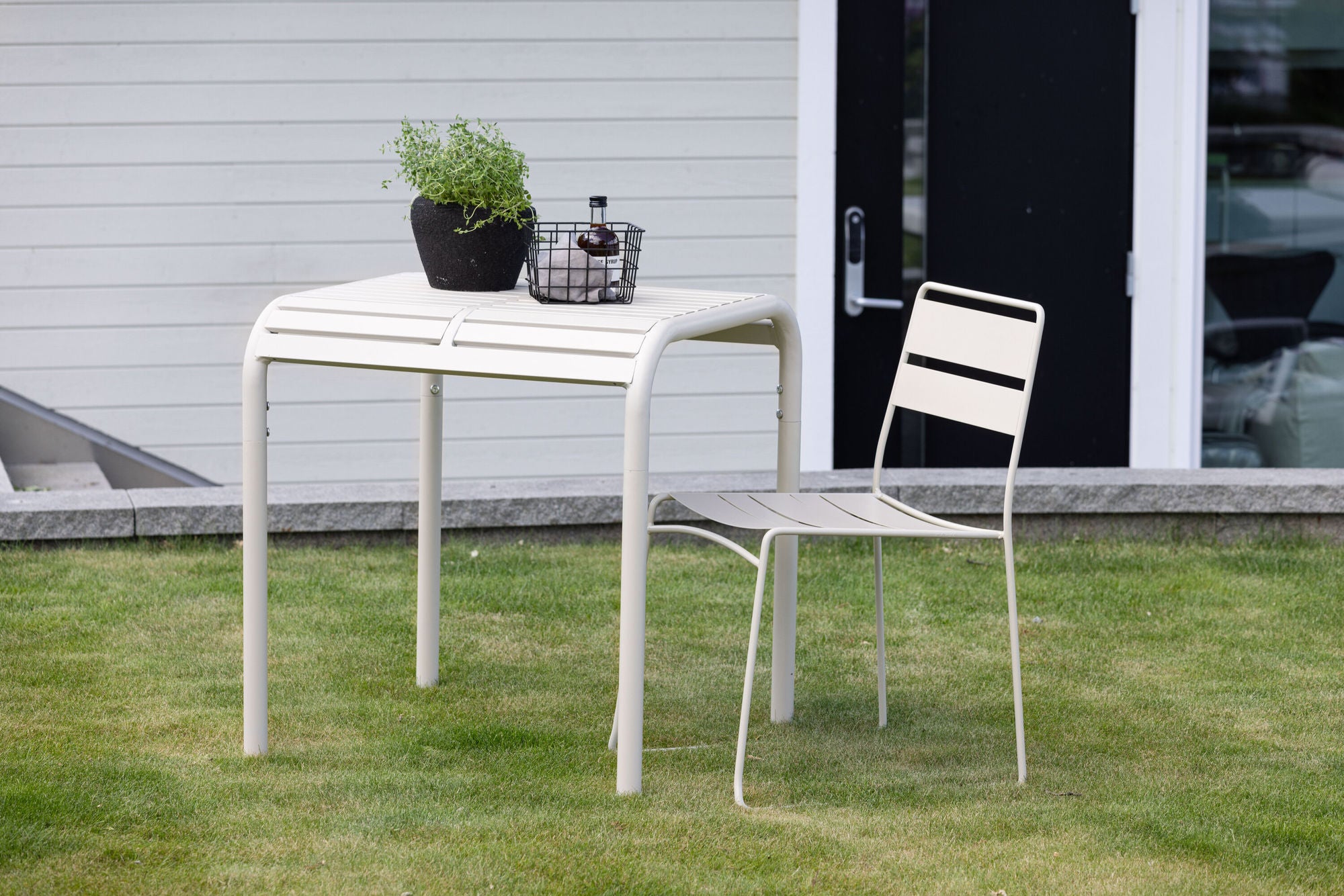Venture Home Borneo Cafebord Aluminium - Beige / Kvadrat 70*70*