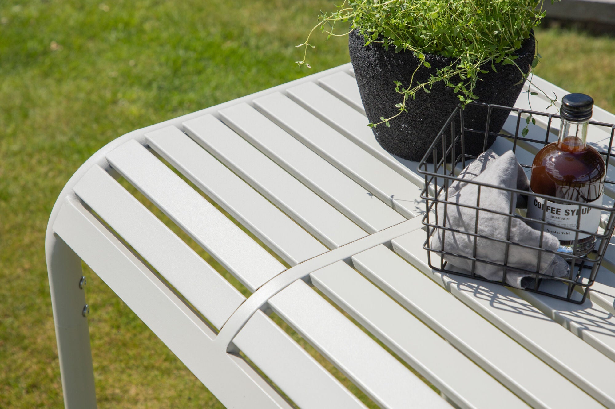 Venture Home Borneo Cafebord Aluminium - Beige / Kvadrat 70*70*