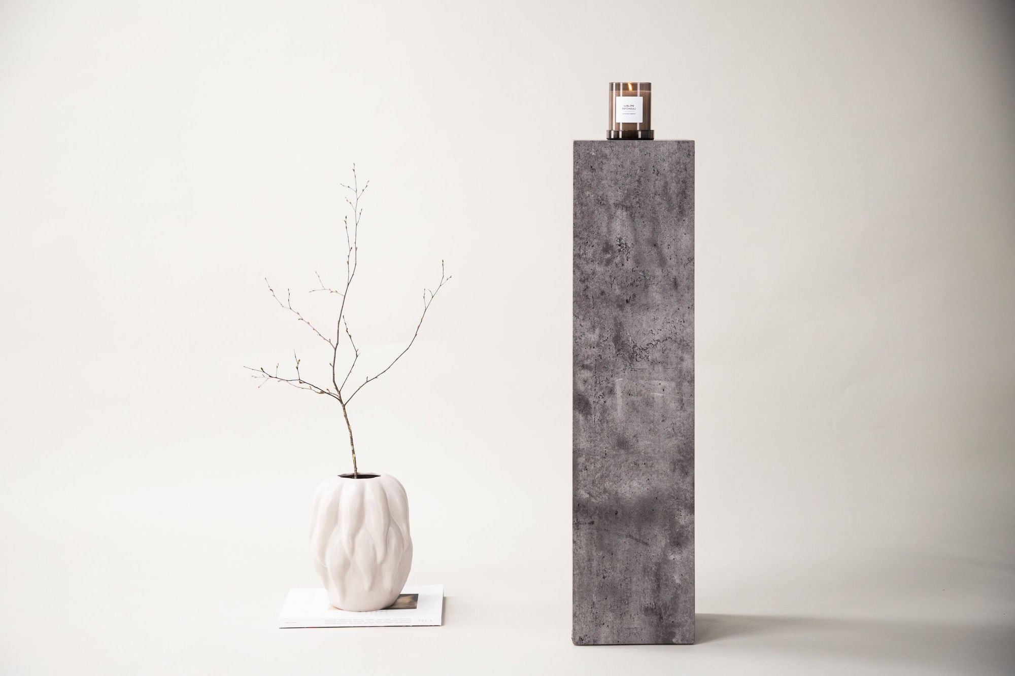 Vind Ramsvik - Tall skab - Stone / Stonelook Wood