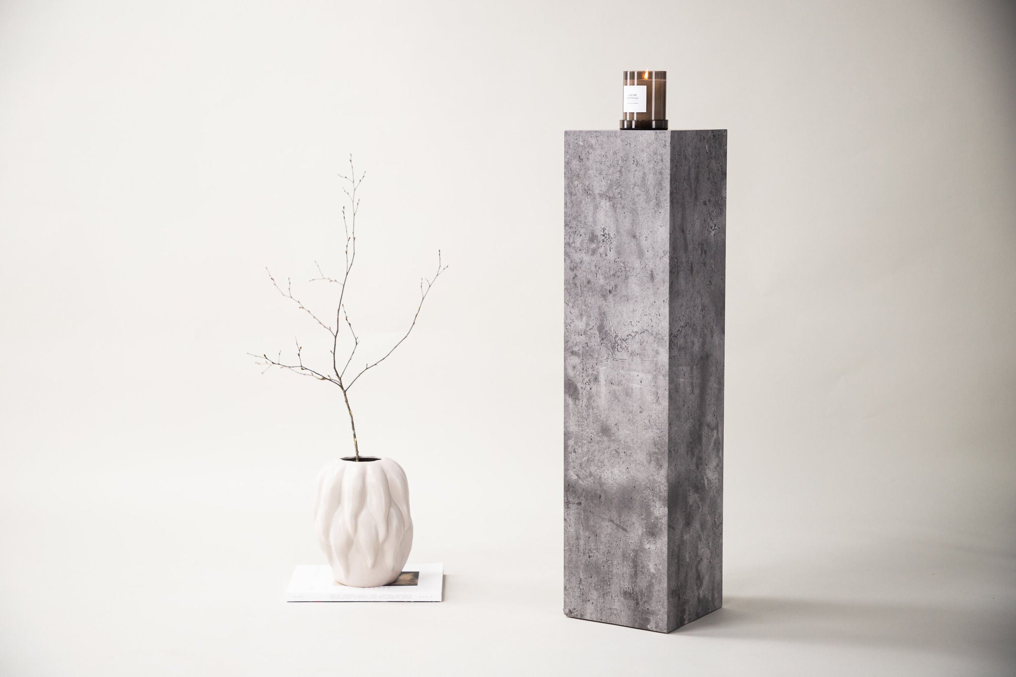 Vind Ramsvik - Tall skab - Stone / Stonelook Wood
