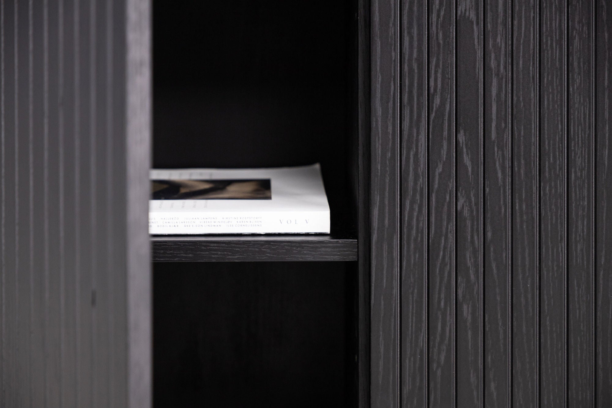 Vind Björkön High Skænk skab - Black / Oak/faneer
