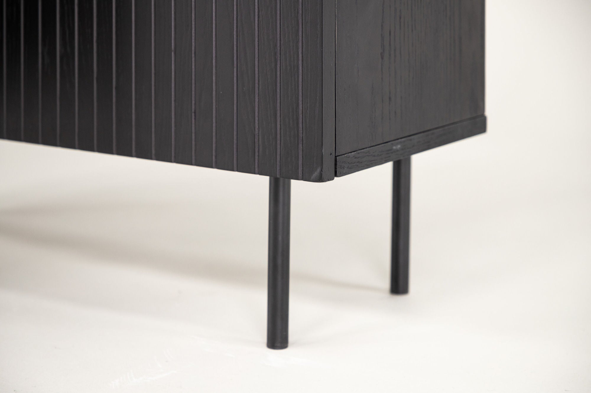 Vind Björkön High Skænk skab - Black / Oak/faneer
