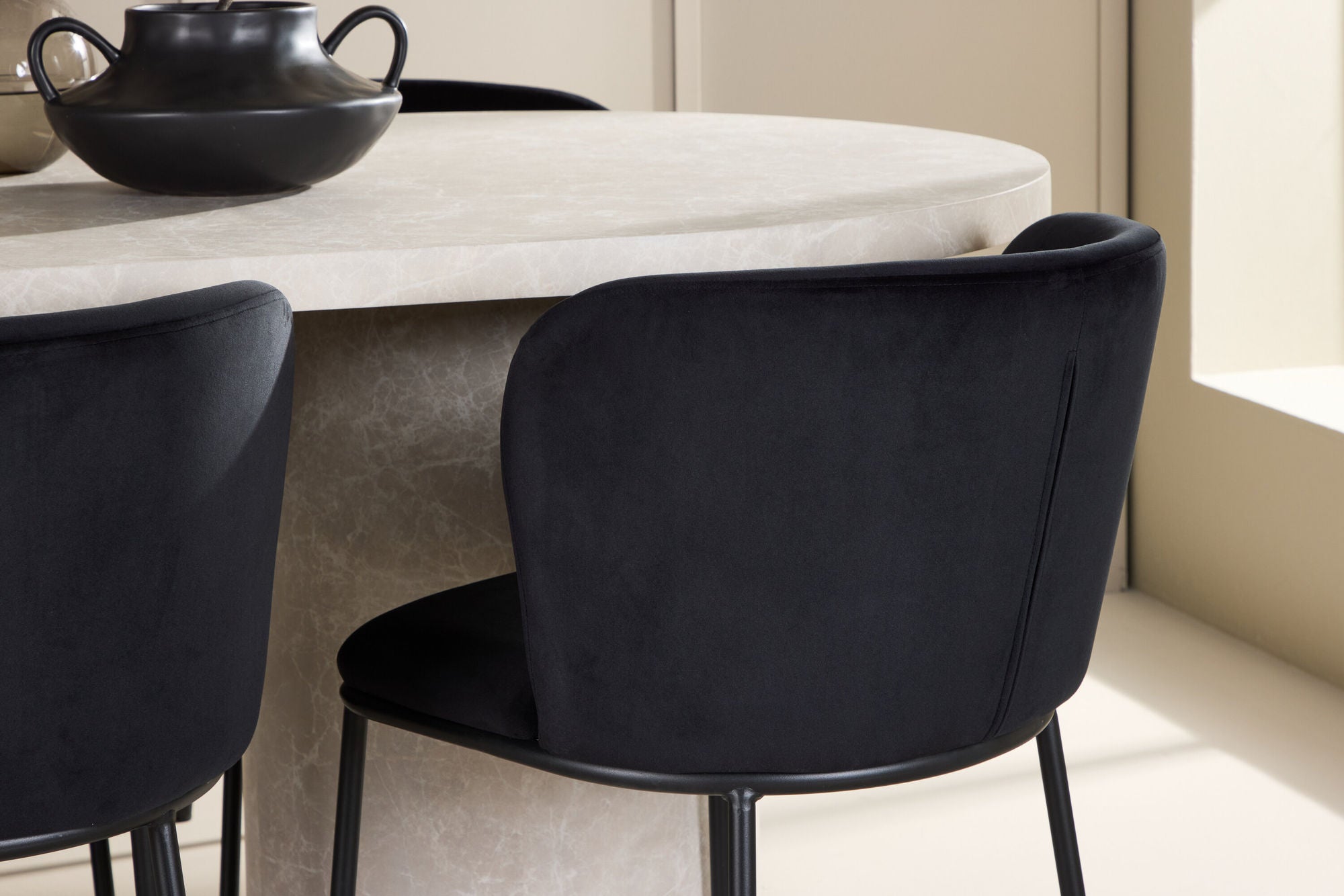 Venture Home Narvik bord - Beige with 6 Edina stol - Black
