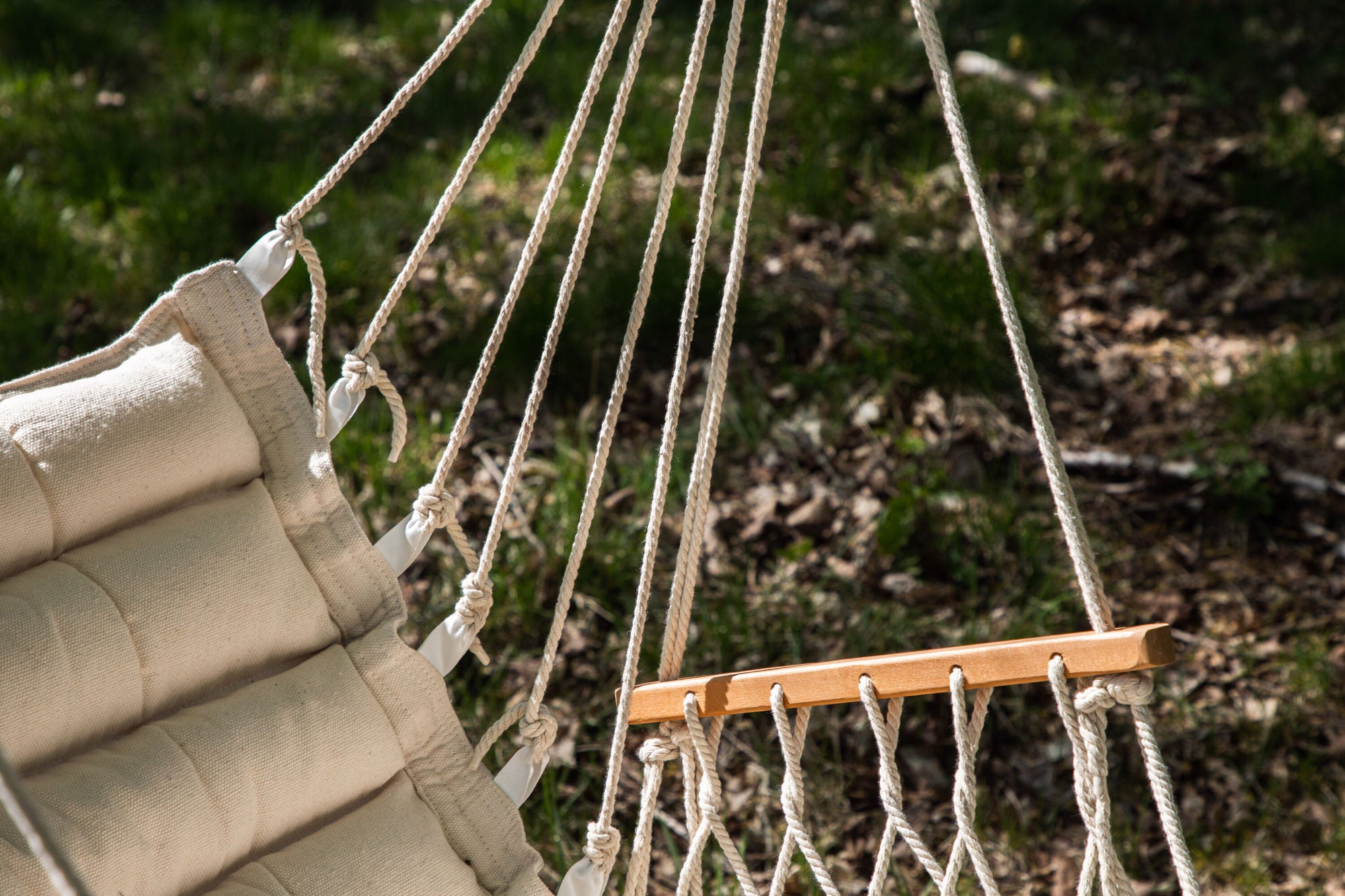 Venture Home Tapaz Swing Wood/Fabric - White /