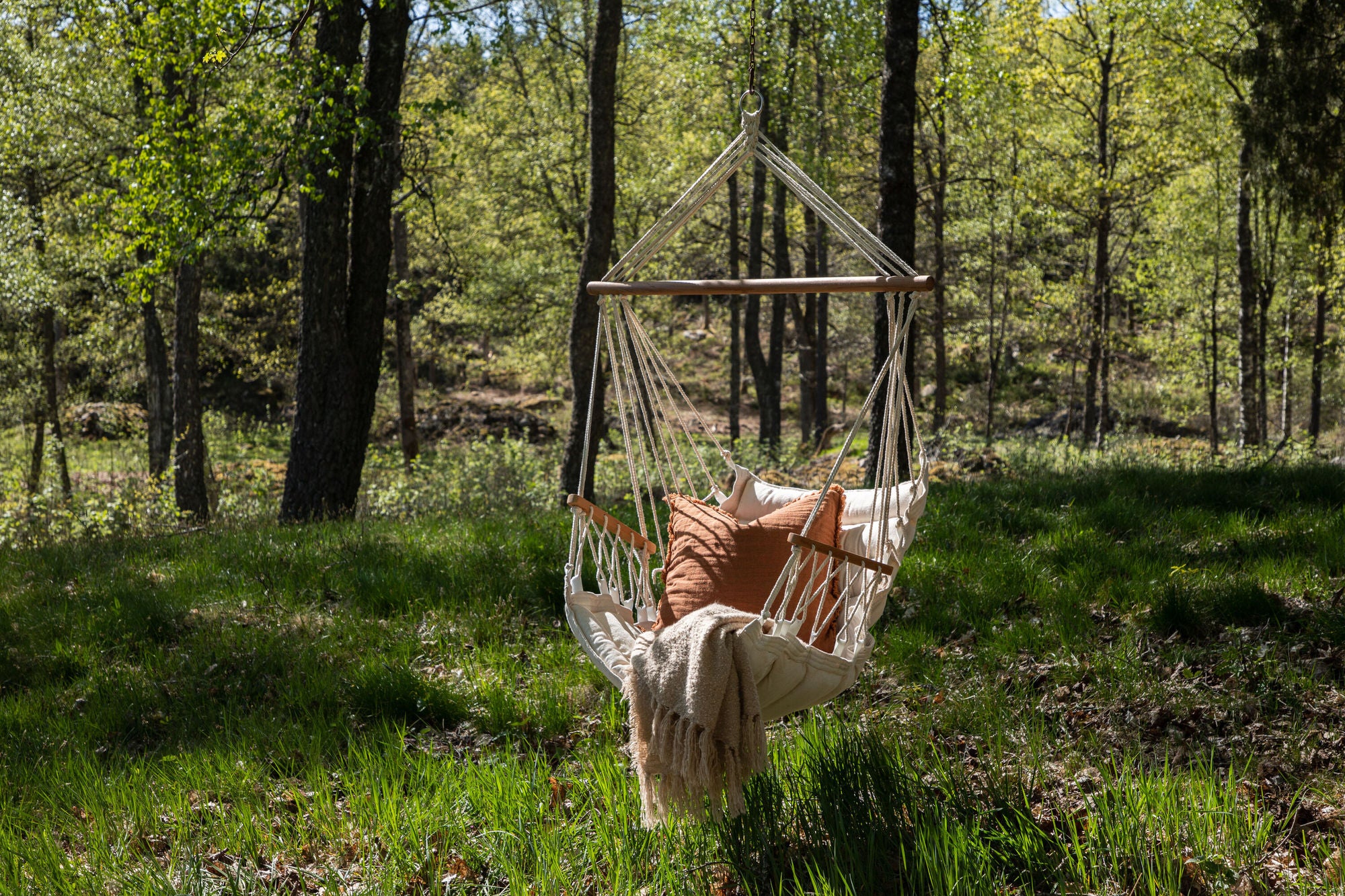 Venture Home Tapaz Swing Wood/Fabric - White /