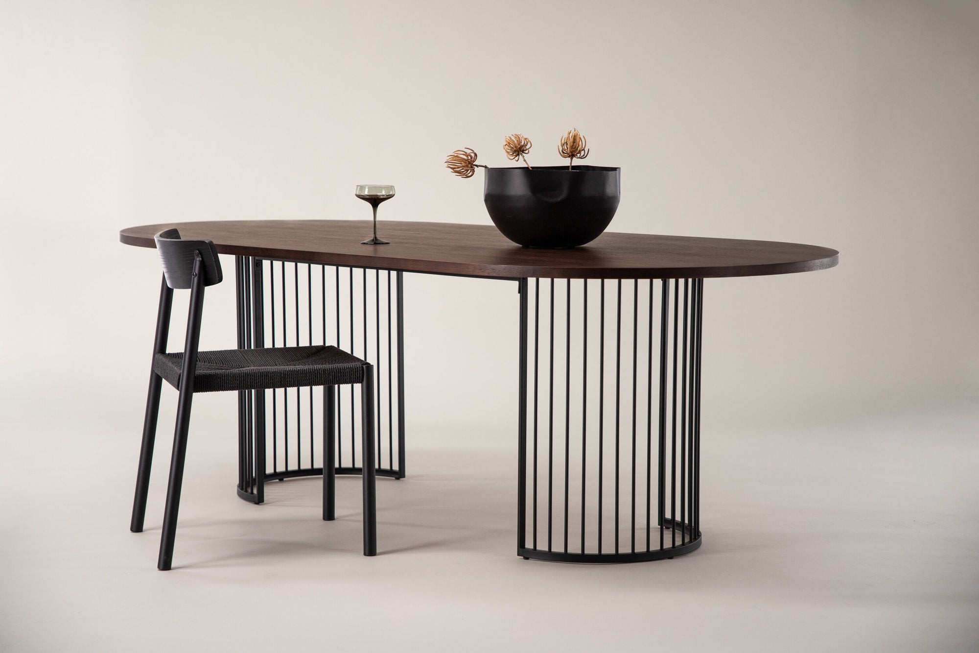 Vind Hamneskär spisebord - Dark Walnut / Wood