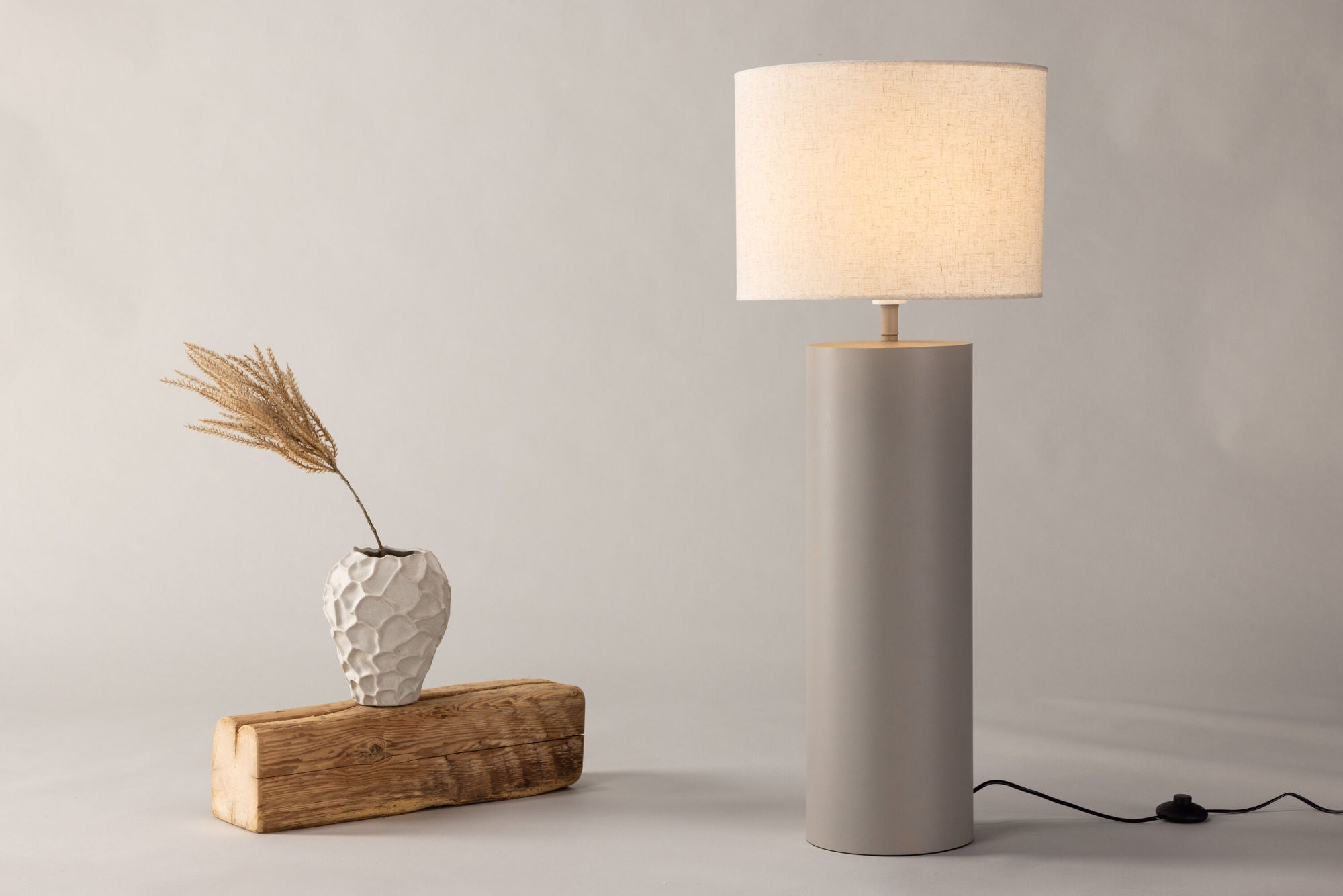 Vind Umeå x Josefin Lustig - Floor lampe - Grey / Grey Linen fabric