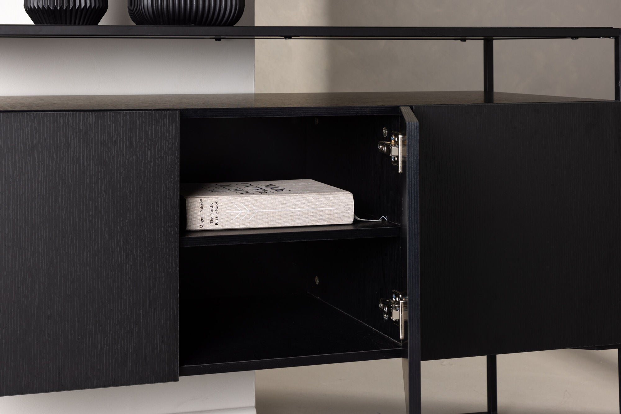 Venture Home Kingsport skab - Black / Smoked Black MDF
