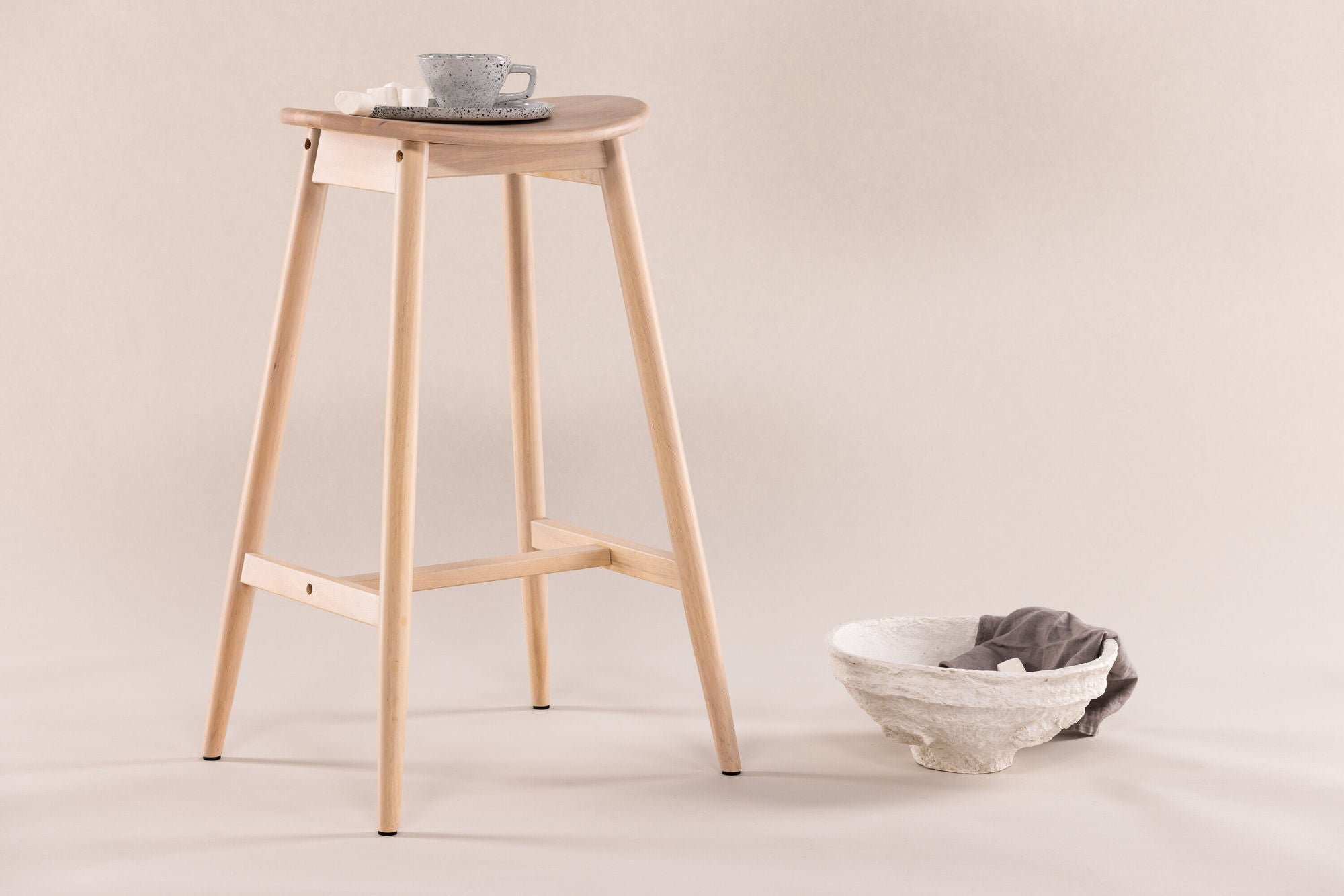 Vind Orust Bar stol - Whitewash / Wood