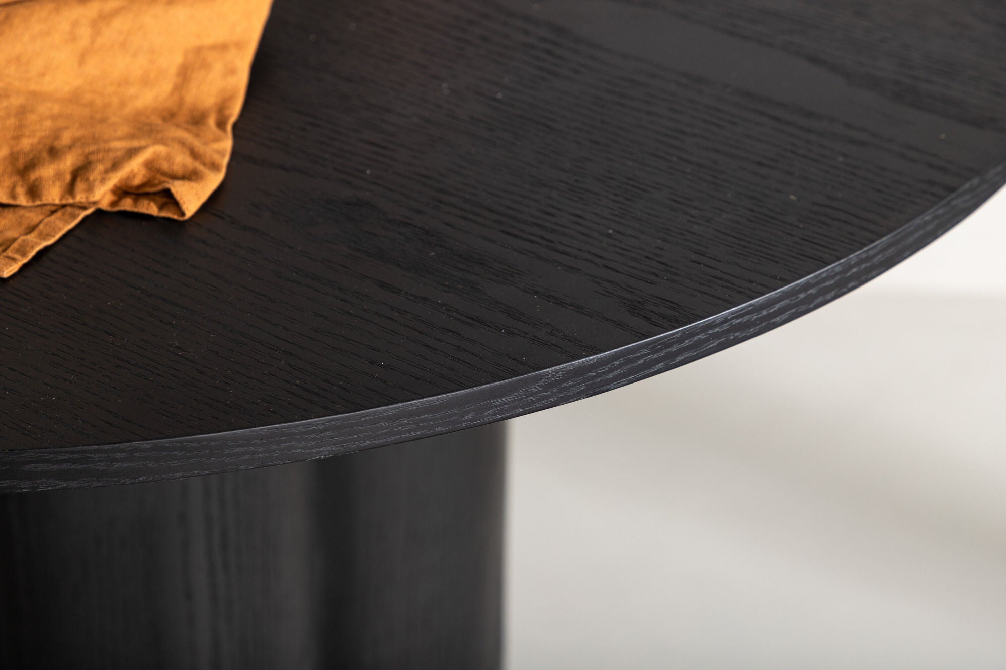 Venture Home Olivia spisebord - Black / Black Veneer