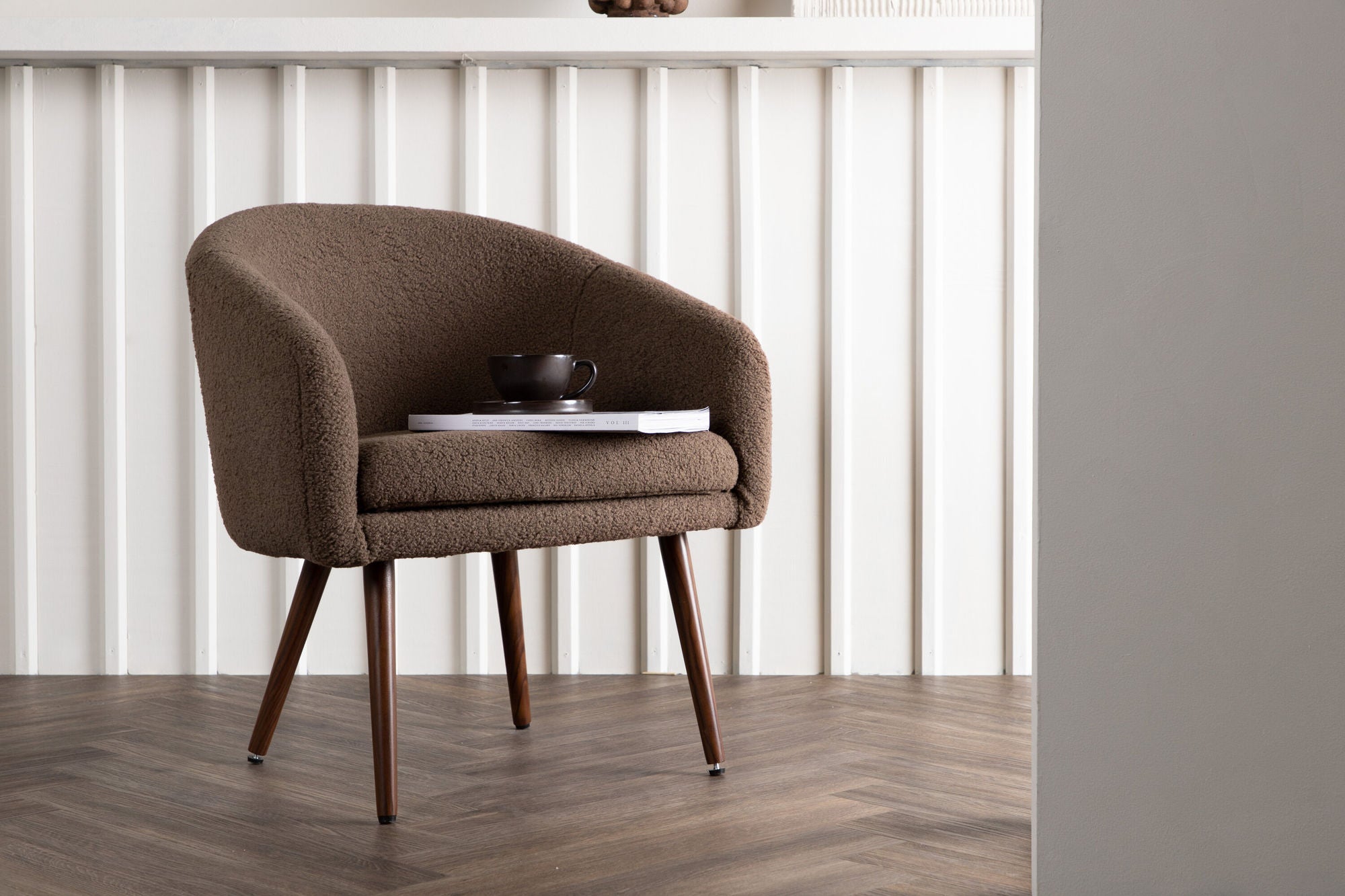Venture Home Wanda Single Sofa - Dark walnut / Brown Lambs wool