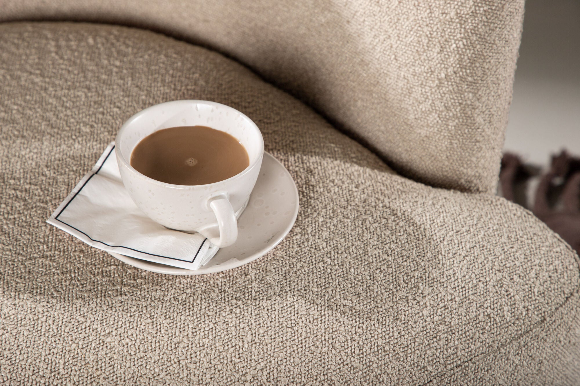 Venture Home Lincoln Single Sofa - Walnut / Beige Boucle
