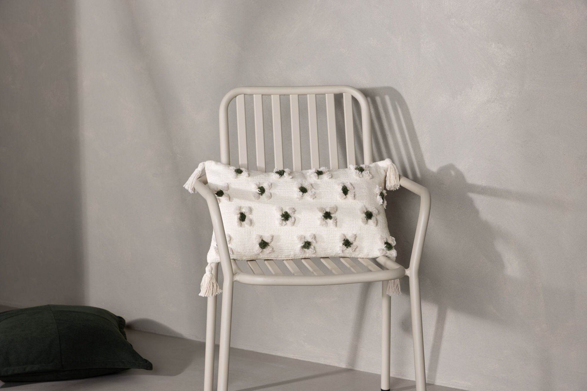 Venture Home Millie Cushion Cover Polychenille - White / 30x50
