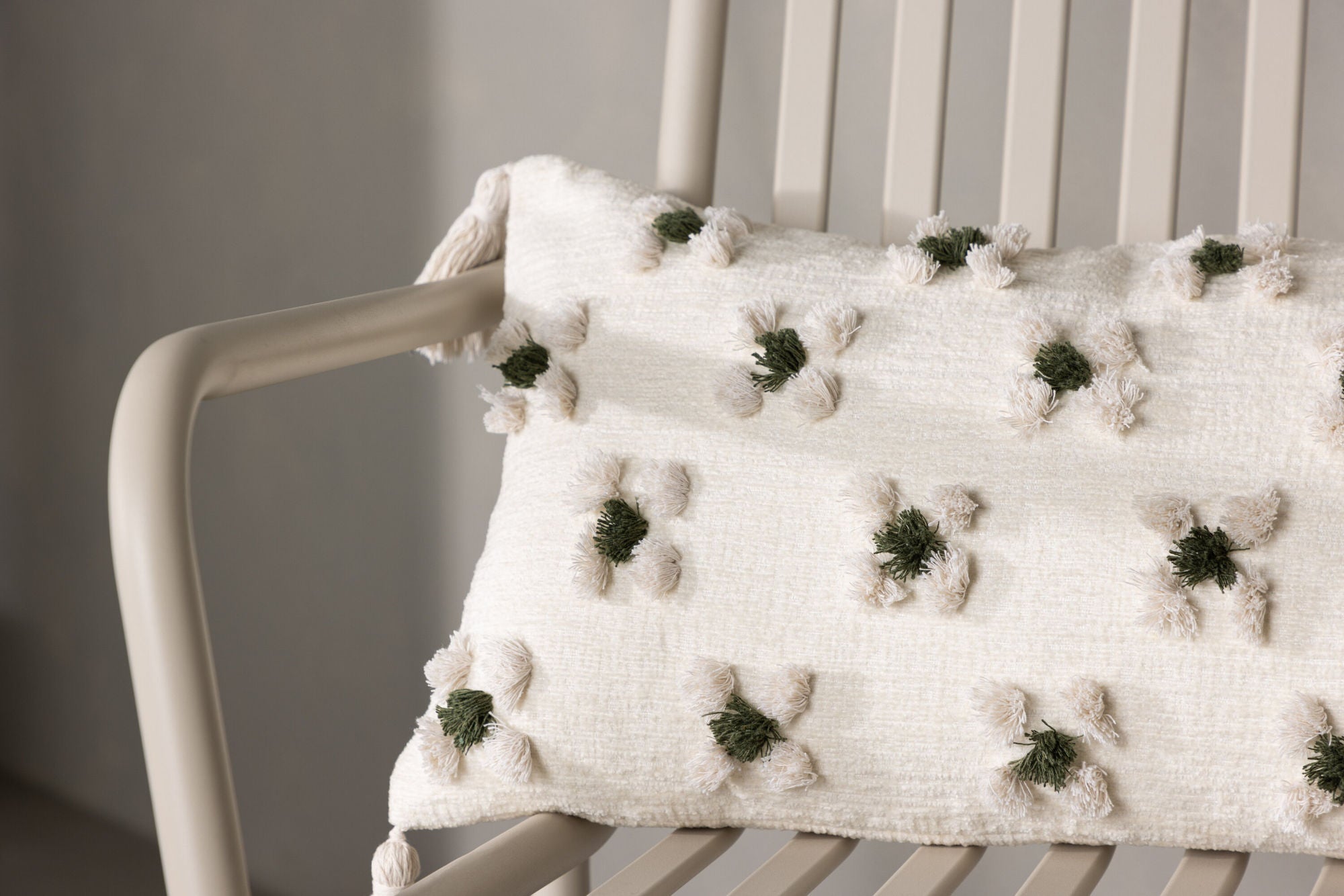Venture Home Millie Cushion Cover Polychenille - White / 30x50
