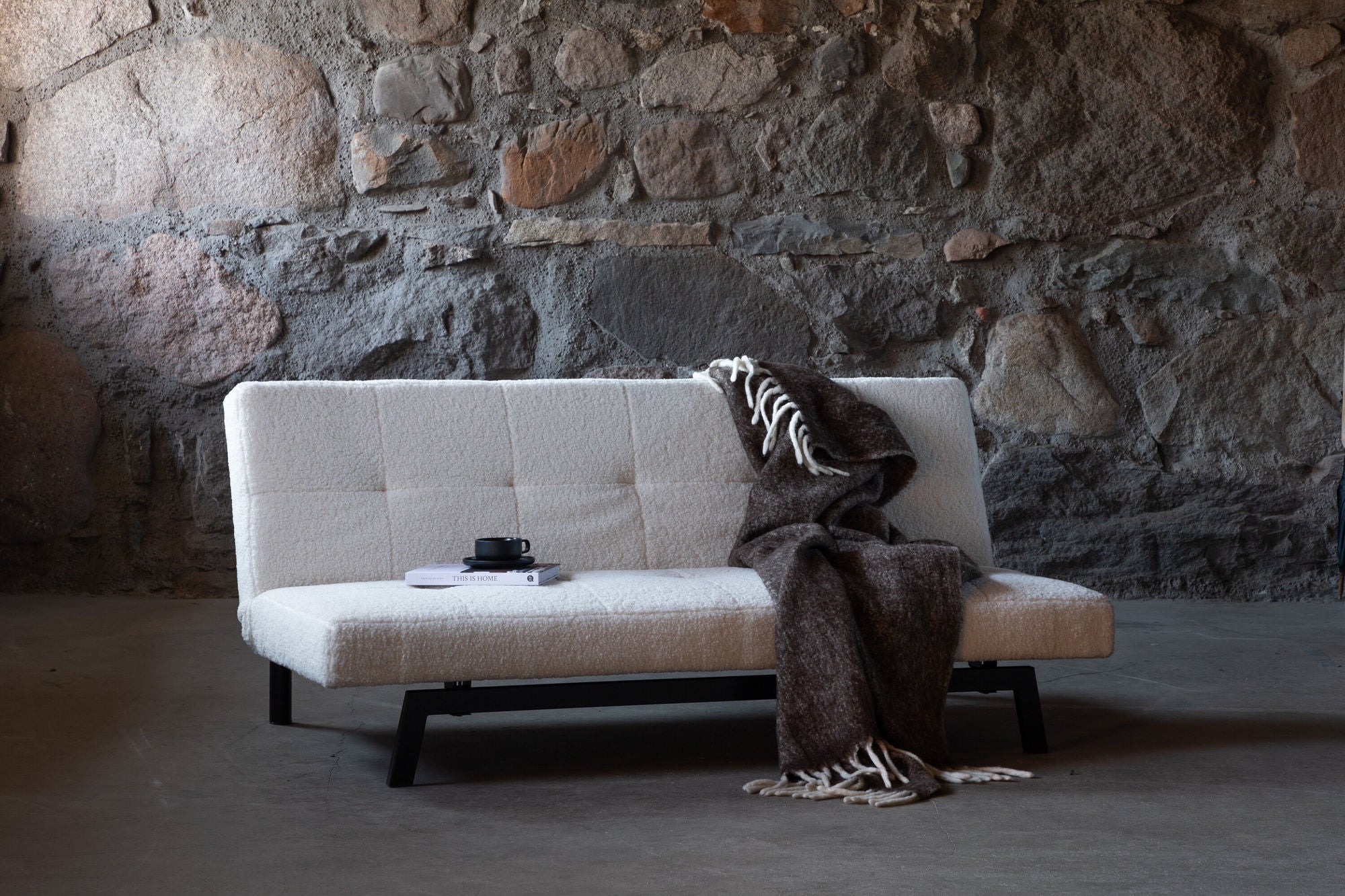 Venture Home Bodil Sofabed - Black / white Teddy