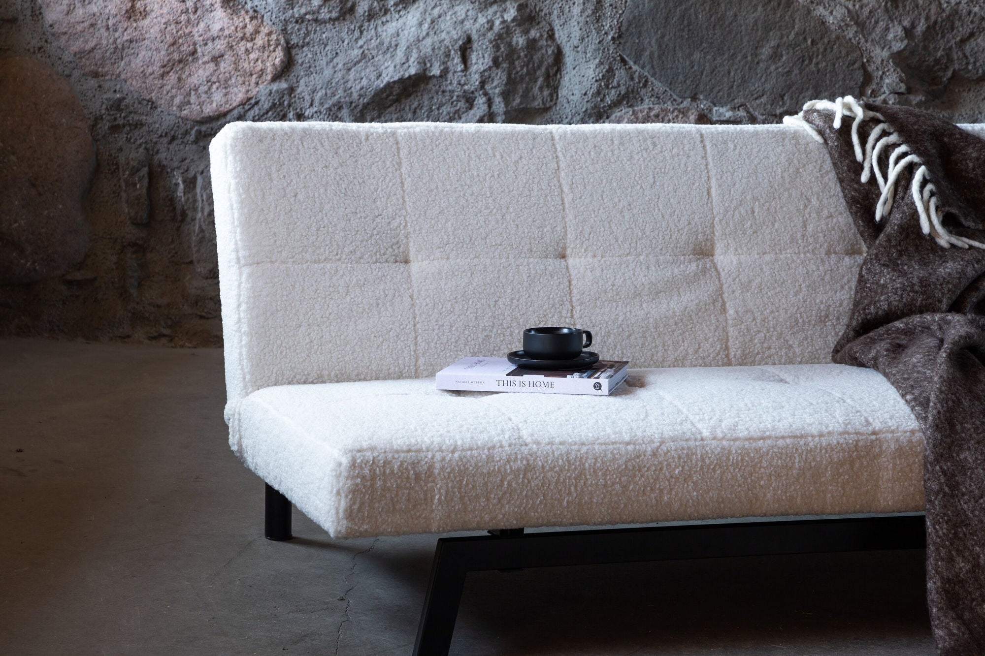 Venture Home Bodil Sofabed - Black / white Teddy