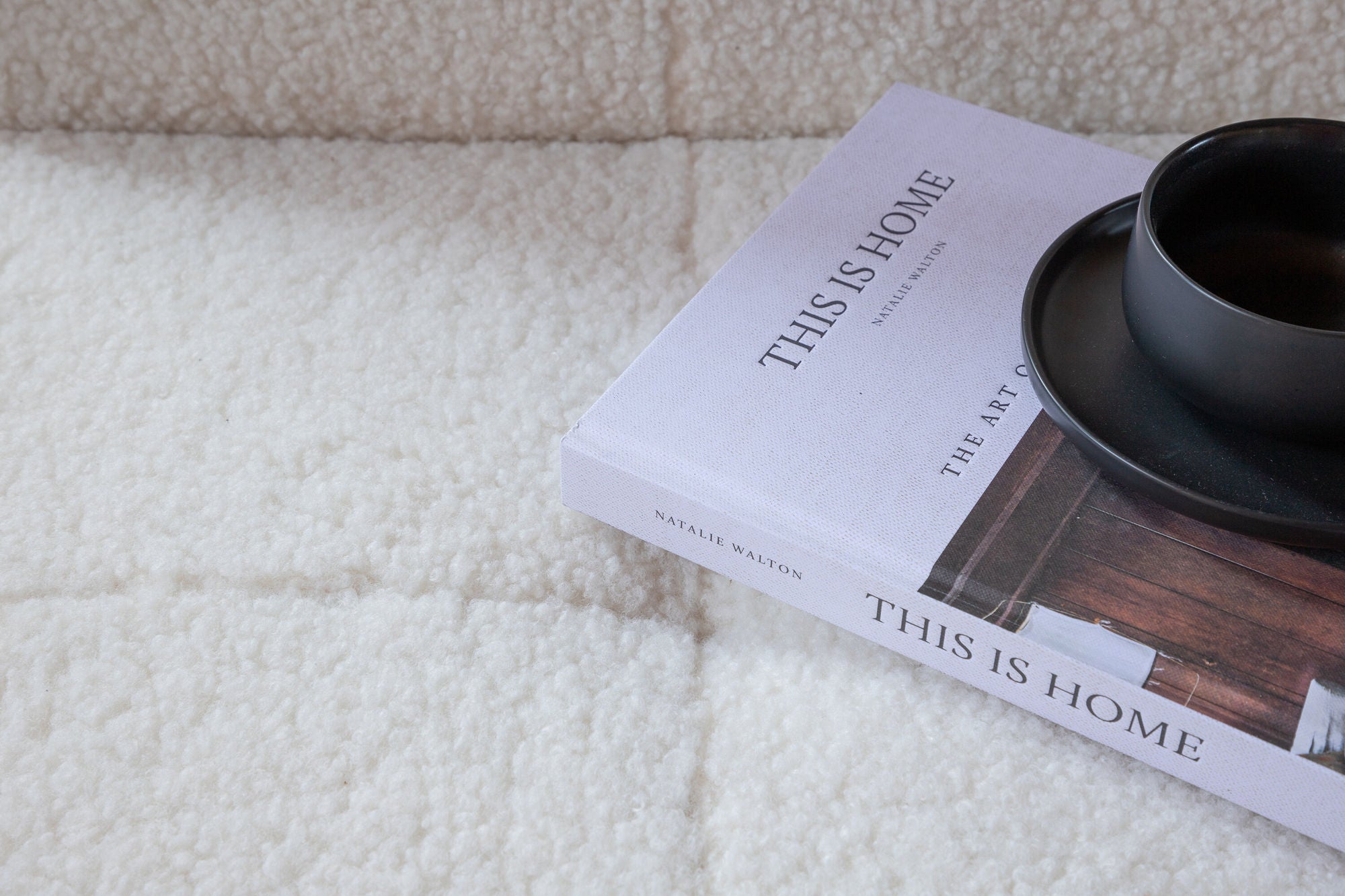 Venture Home Bodil Sofabed - Black / white Teddy