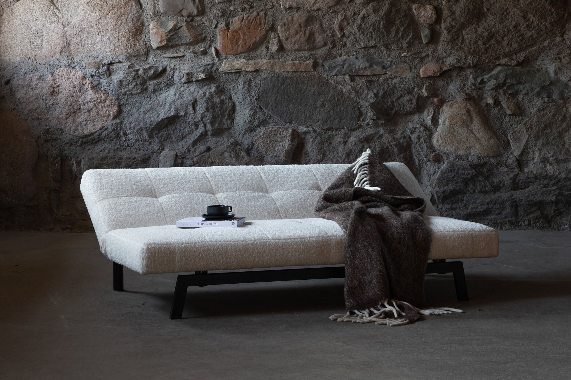 Venture Home Bodil Sofabed - Black / white Teddy