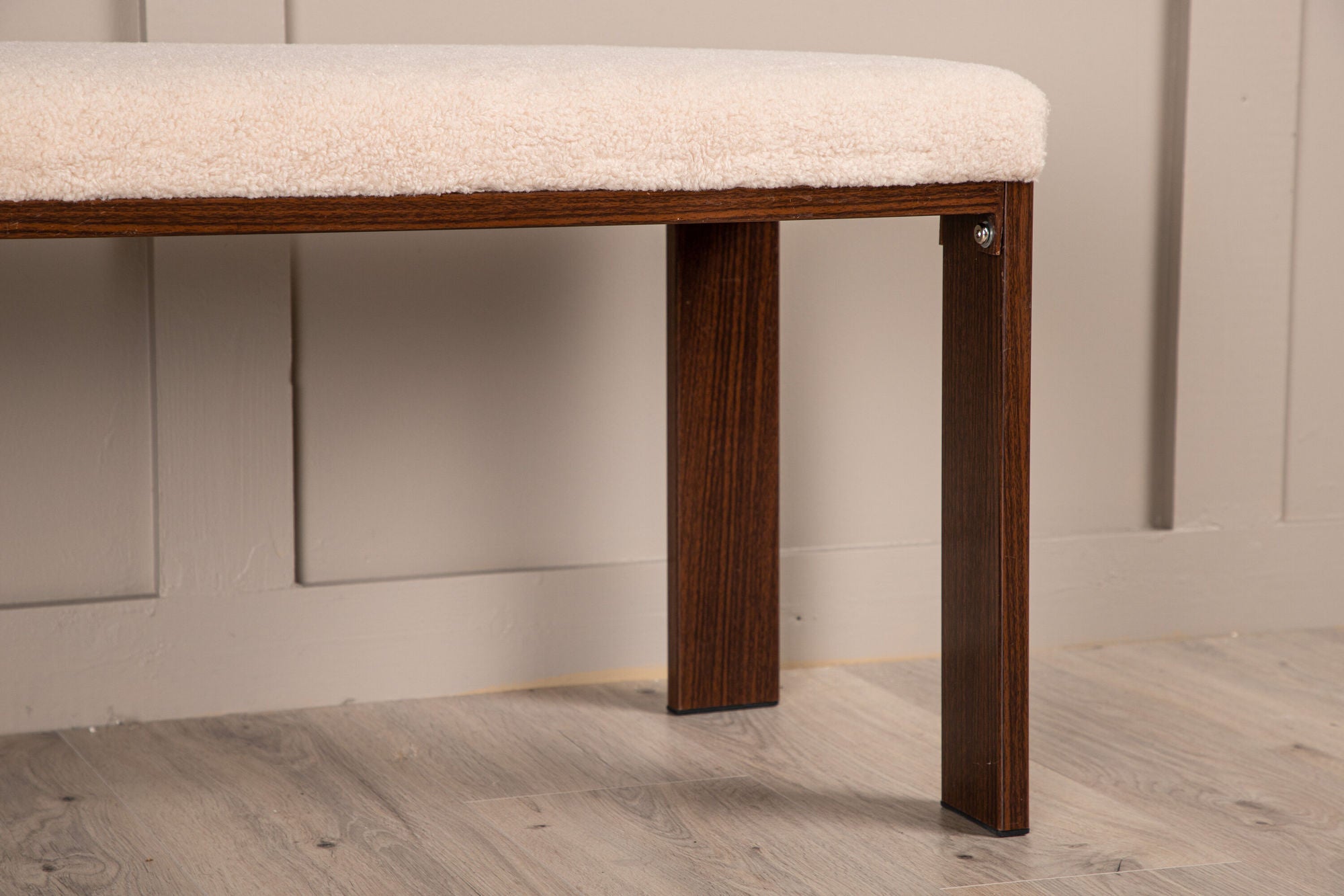 Venture Home Chester bænk - Dark walnut wood look / Offwhite Fleece