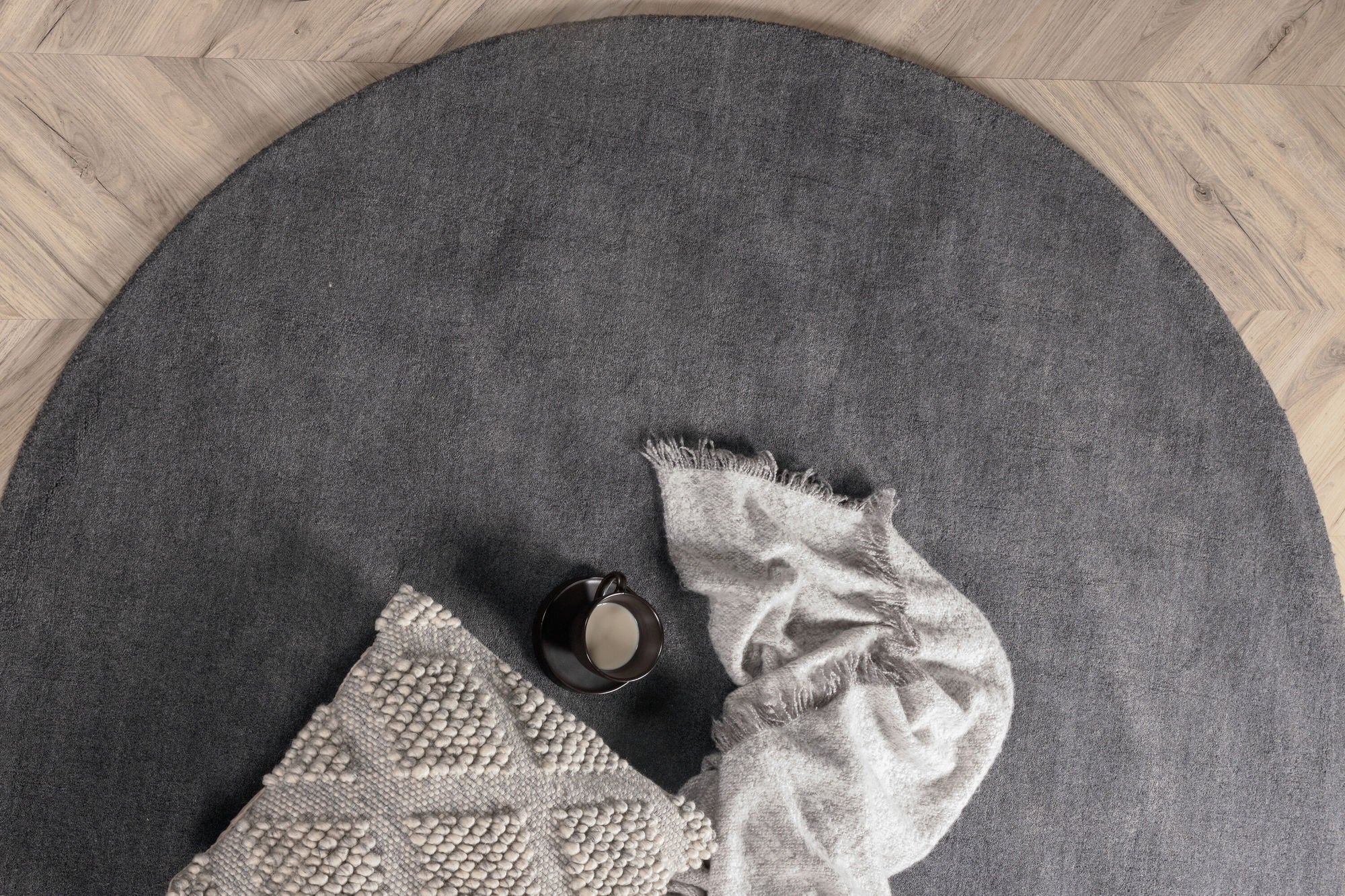 Venture Home Ulla - Wool / Polyester Carpet - Dark Grey - ø200